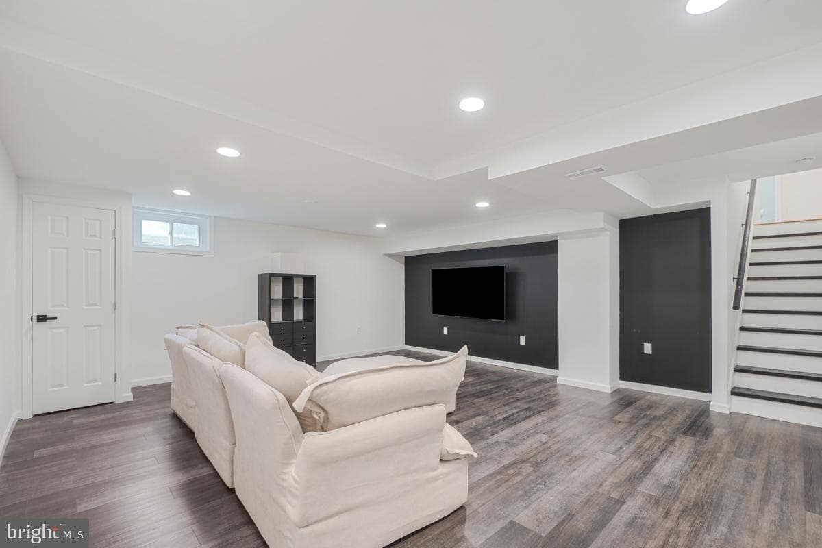 9 Fairdale Court photo 25