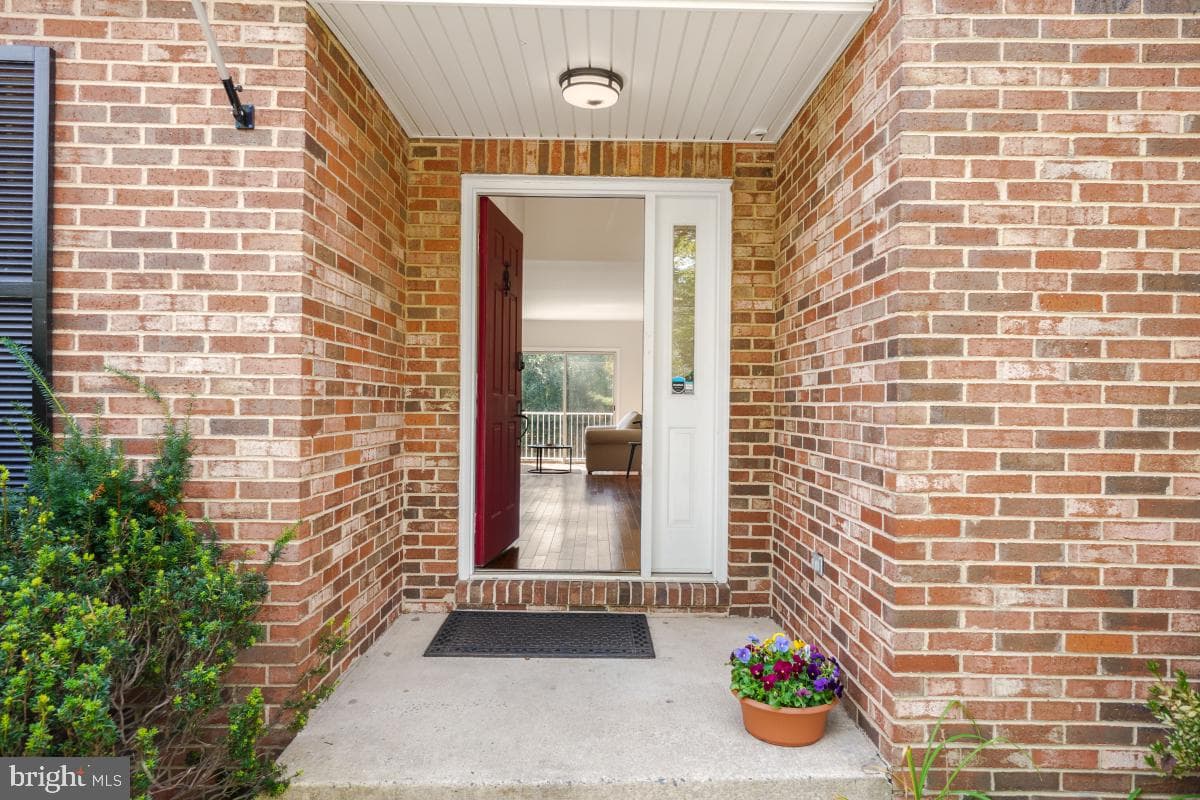 9 Fairdale Court photo 3
