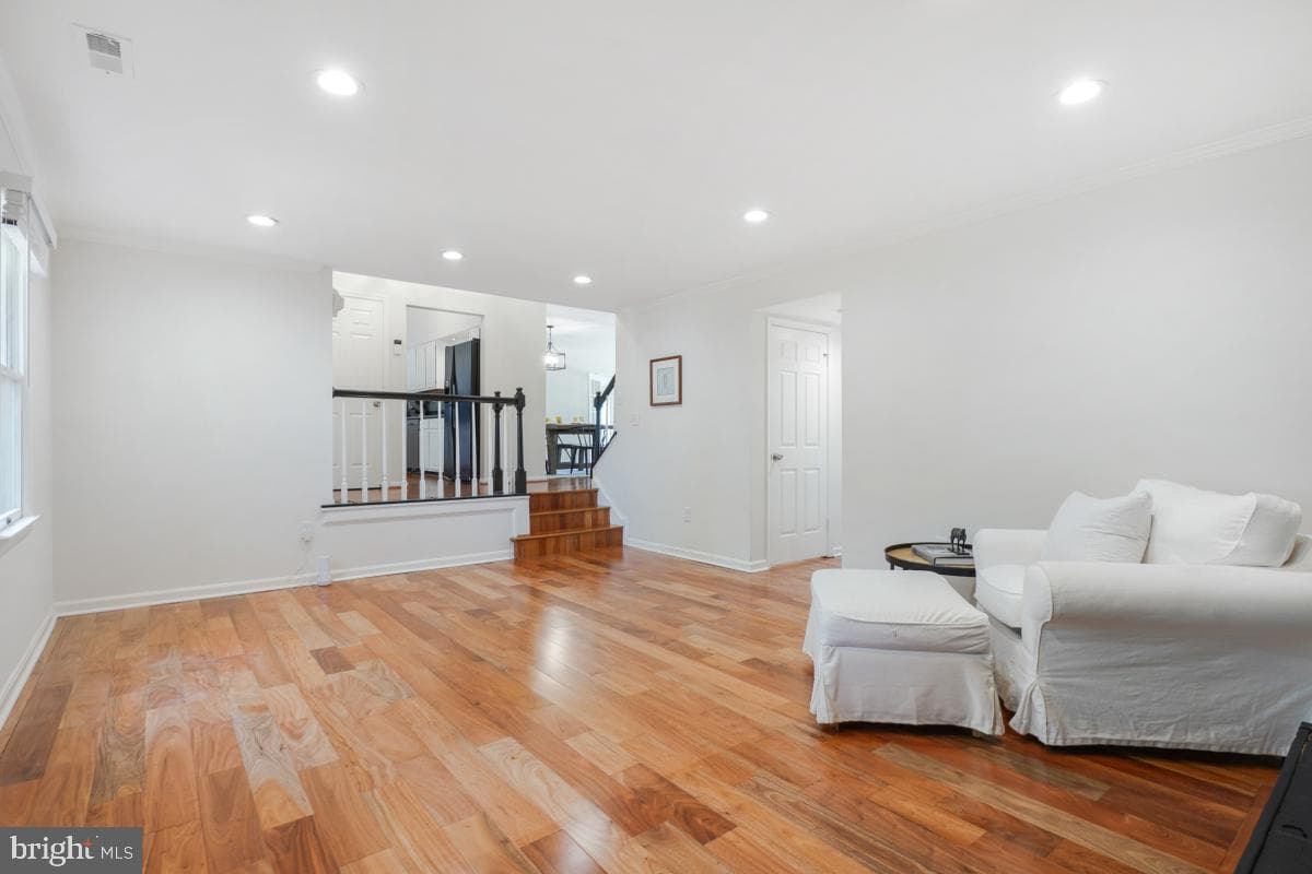 9 Fairdale Court photo 8