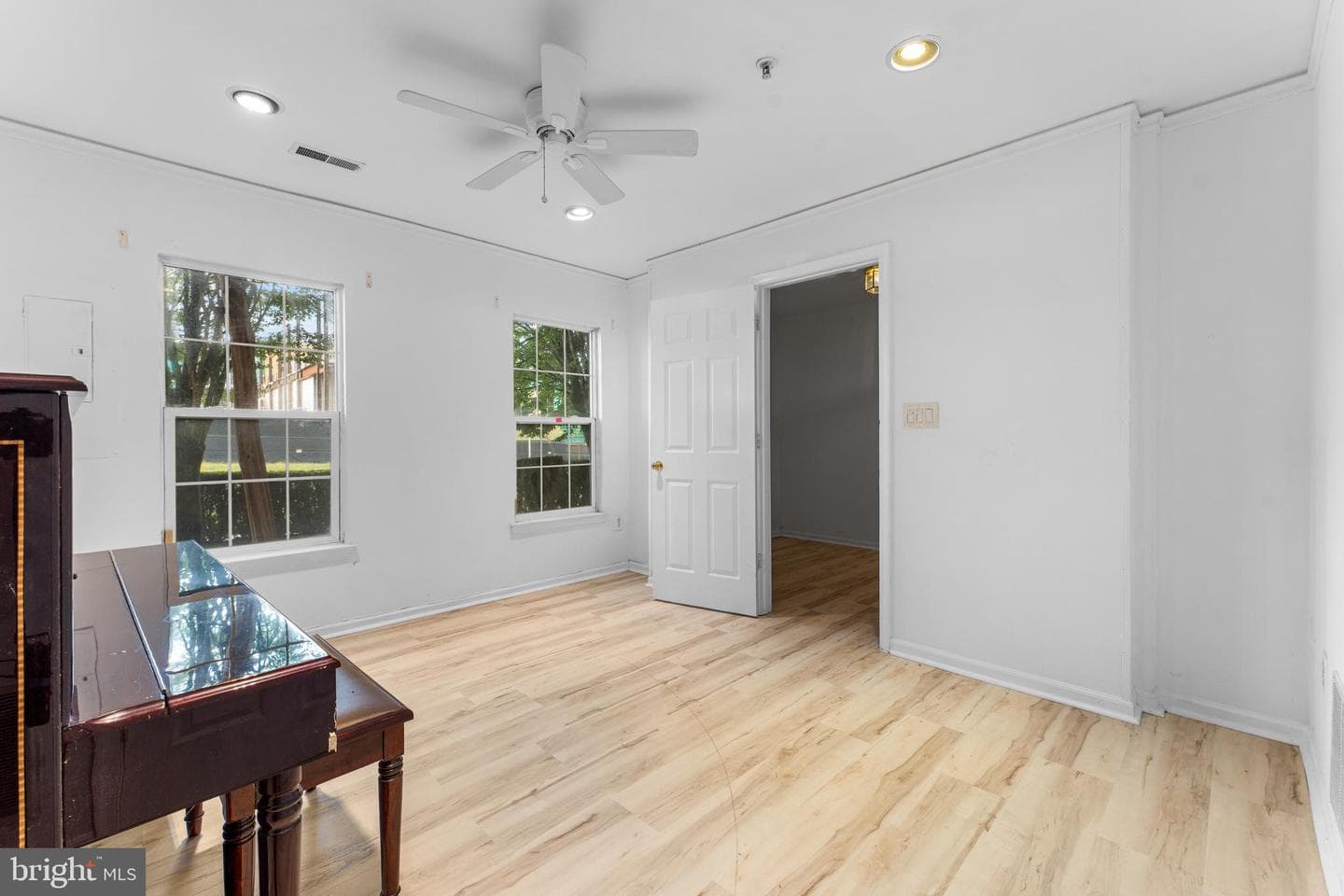 9443 Fields Road photo 5