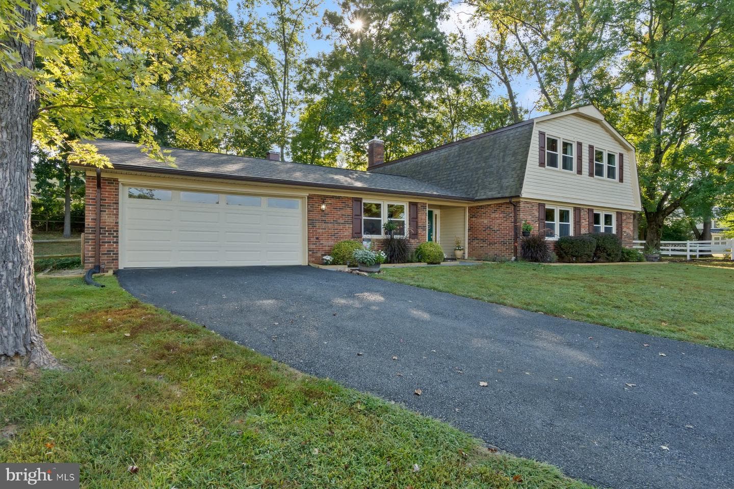 2 Broomall Court photo 3