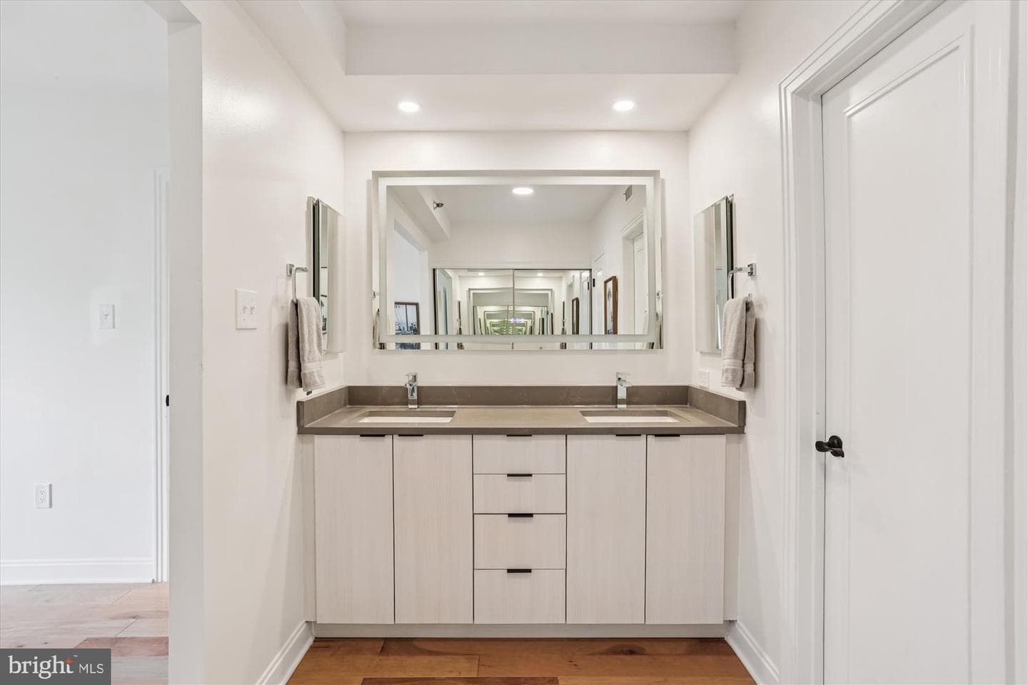 4550 N Park Avenue N #208 photo 33