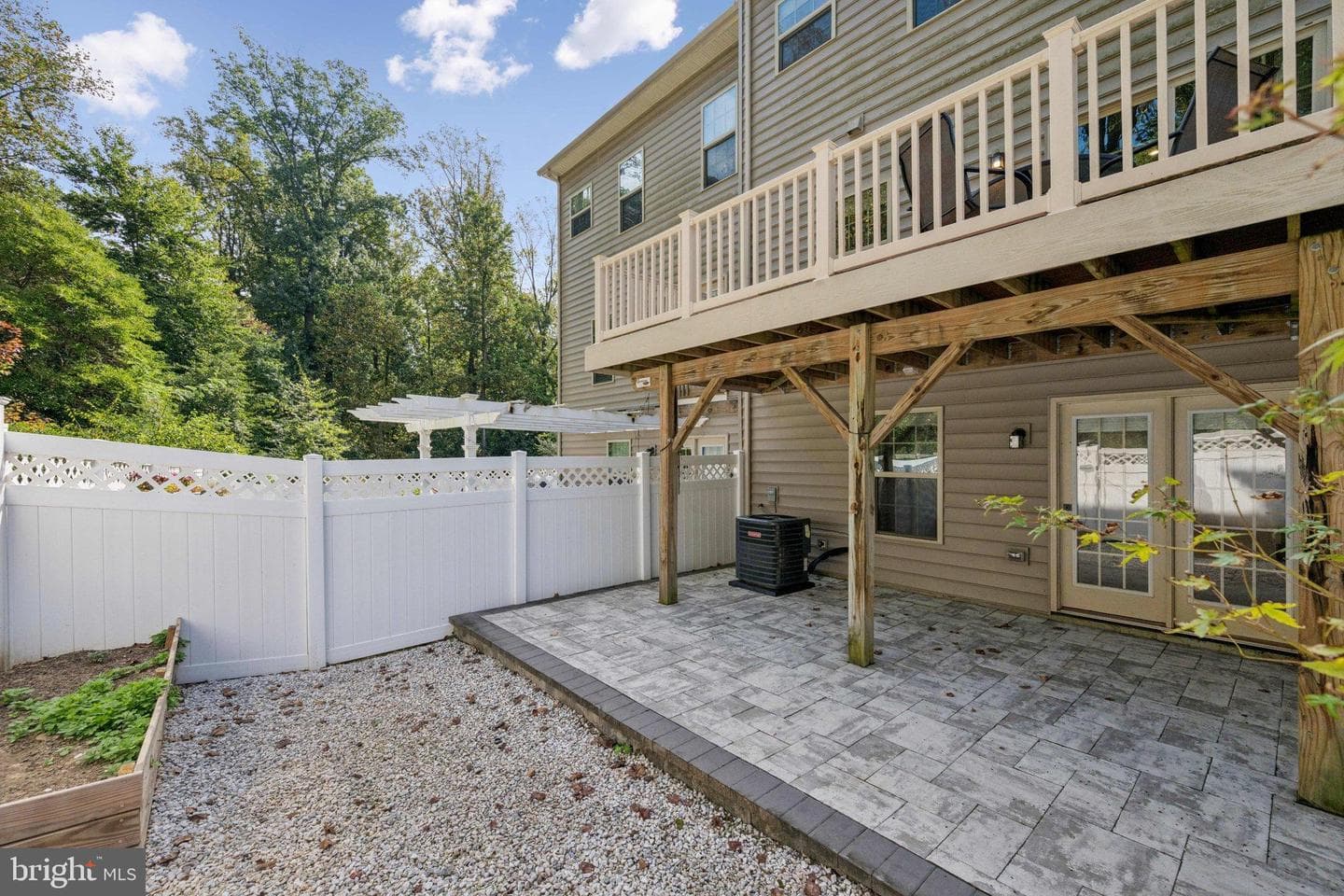 1738 Whitehall Drive photo 3
