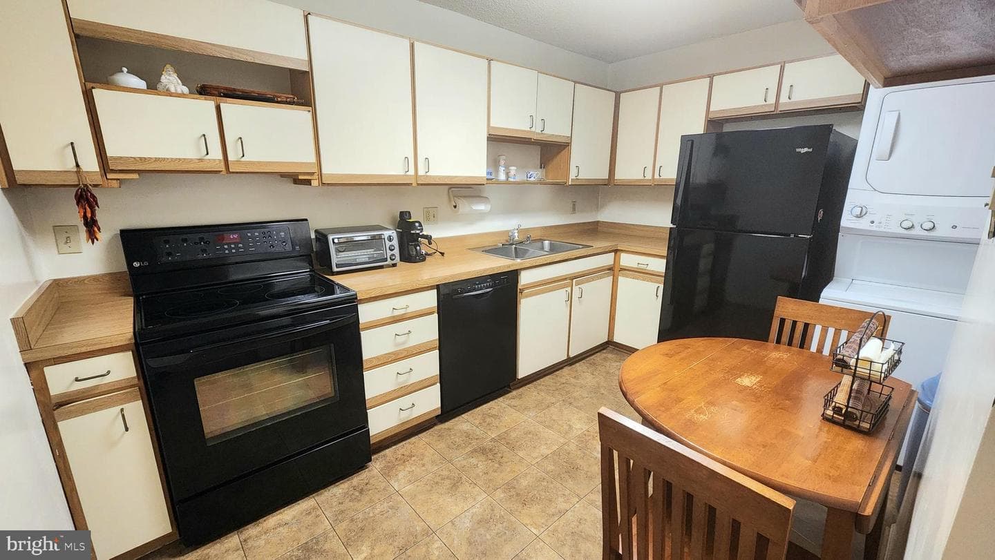 15101 Interlachen Drive #1-315 photo 4