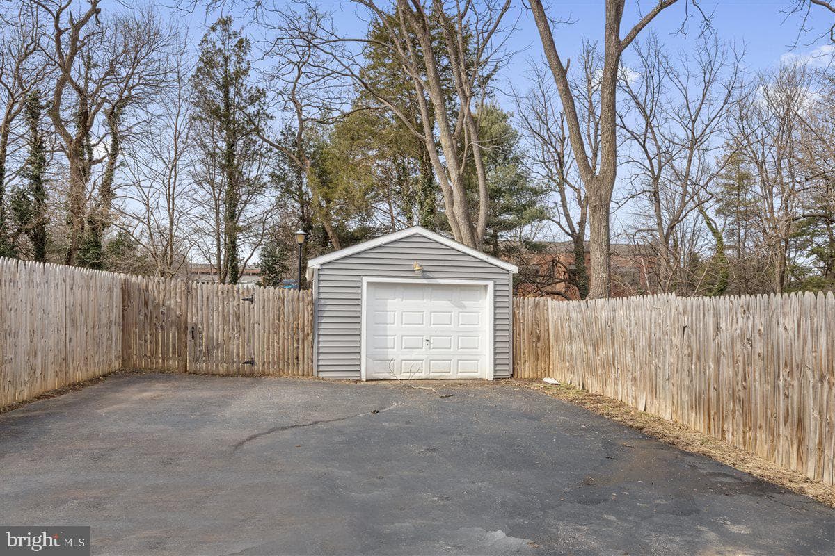 128 Washington Grove Lane photo 30