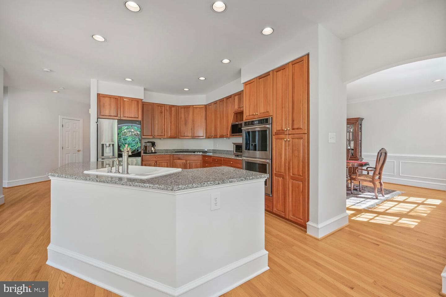 7401 Honesty Way photo 4