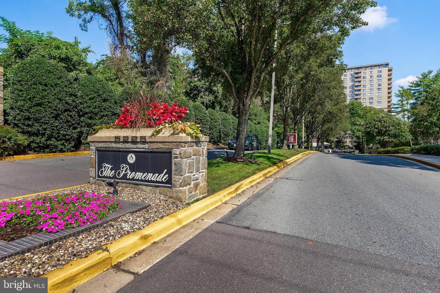 5225 Pooks Hill Road #1017s photo 4