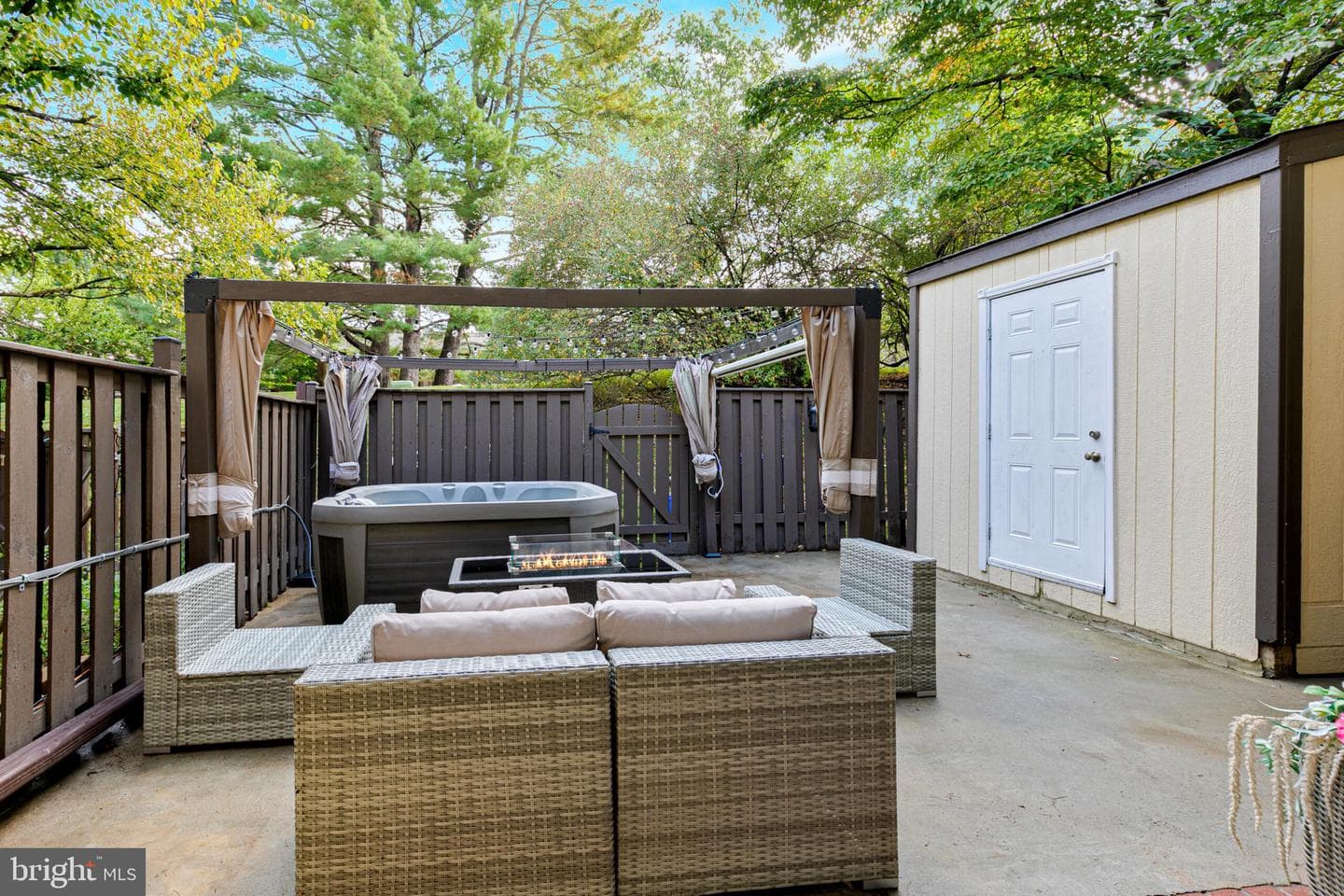 9108 Centerway Road photo 26