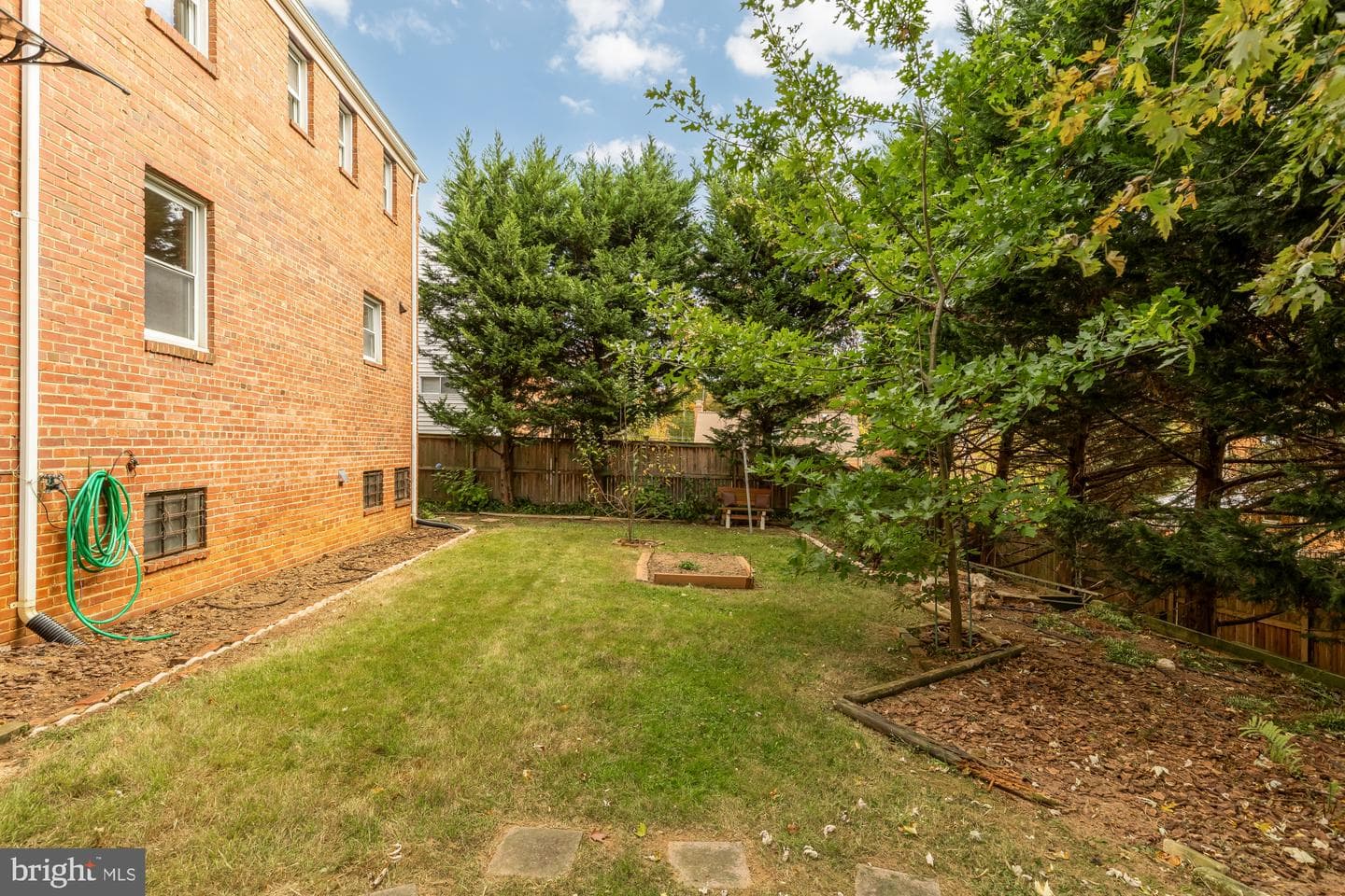 905 Malcolm Drive photo 32