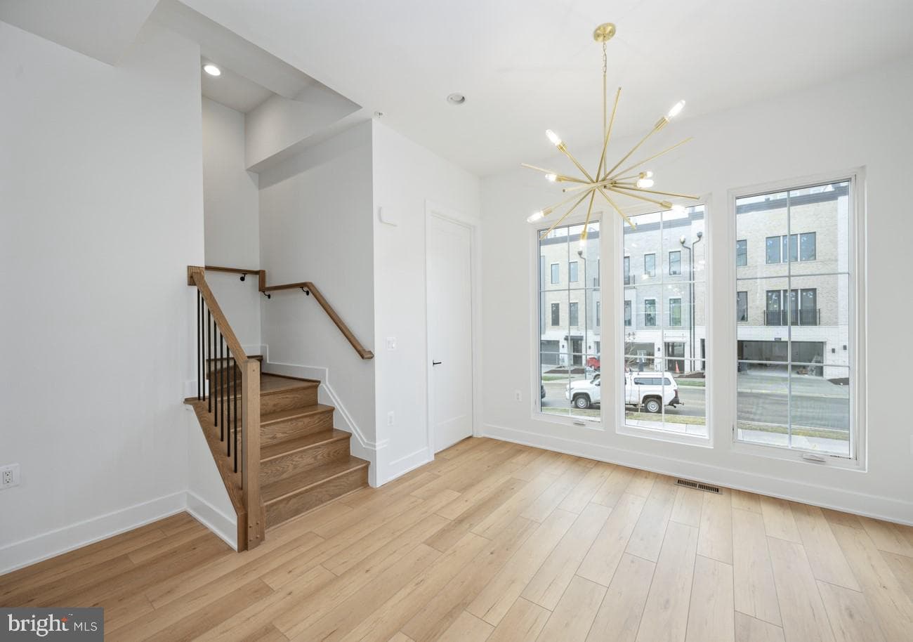 8612 Erdem Place photo 5