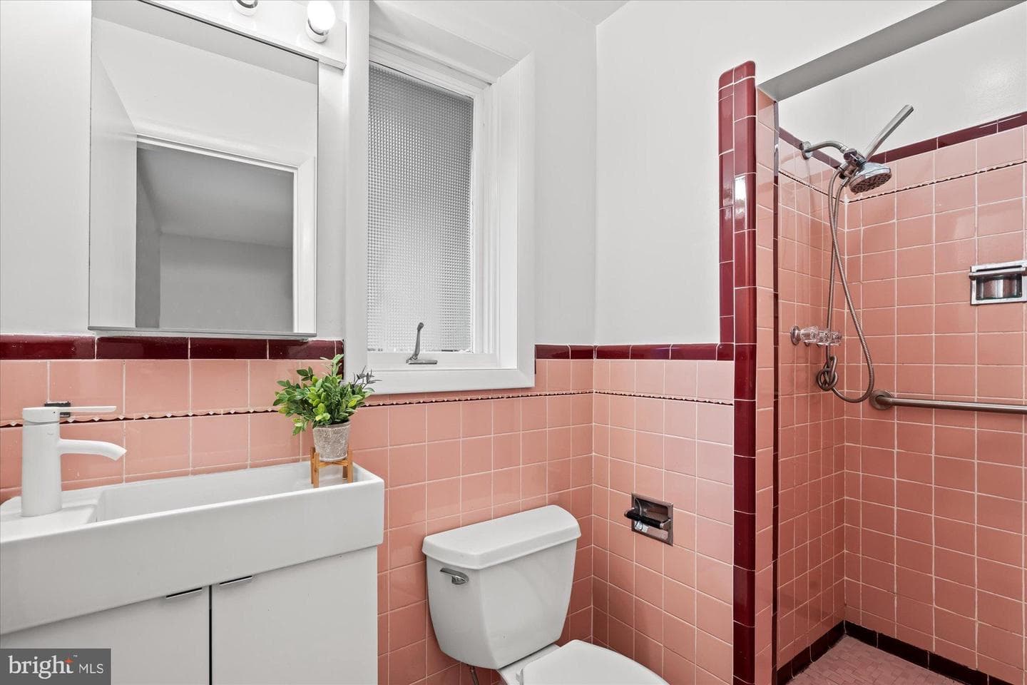 5402 Surrey Street photo 21