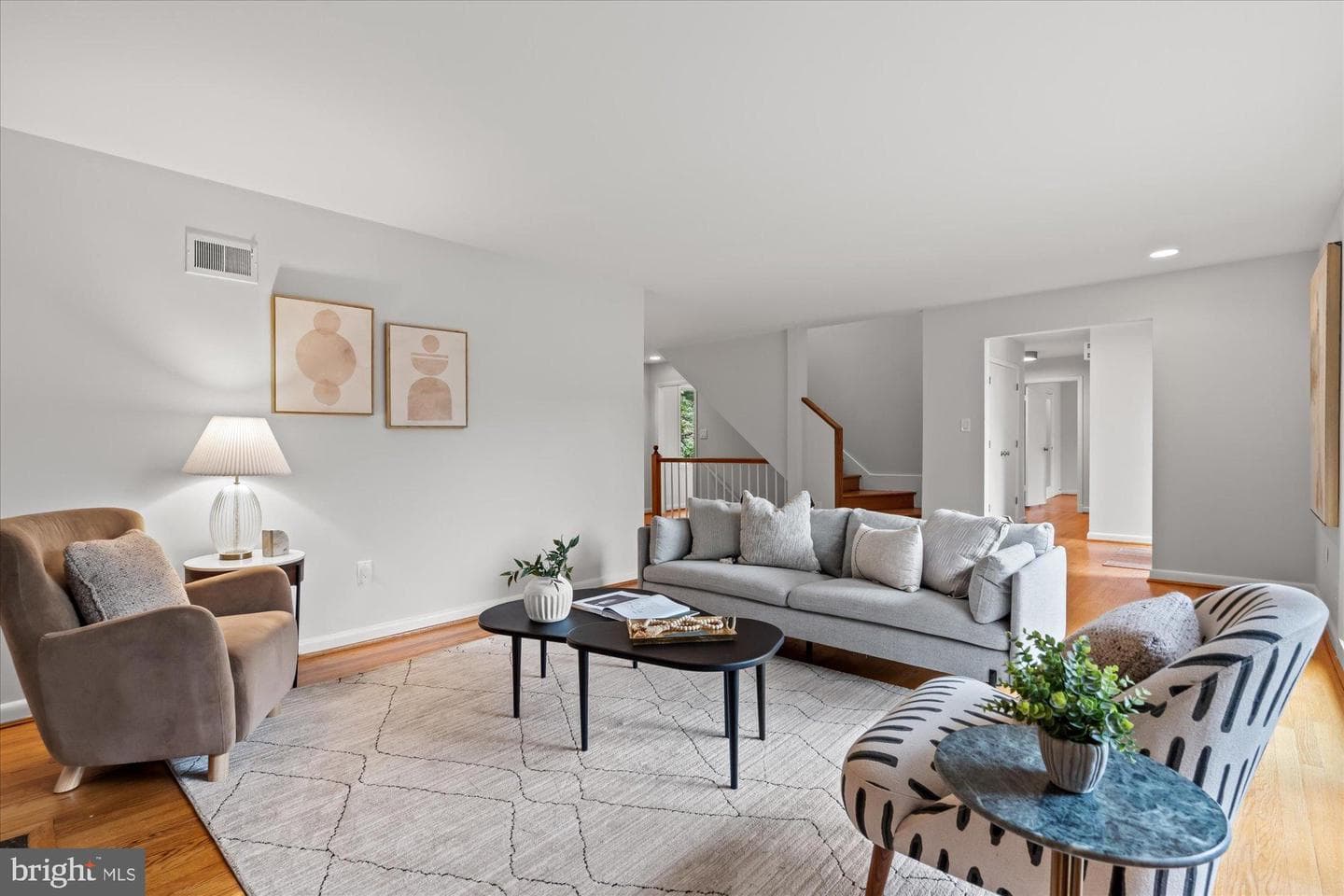 5402 Surrey Street photo 6