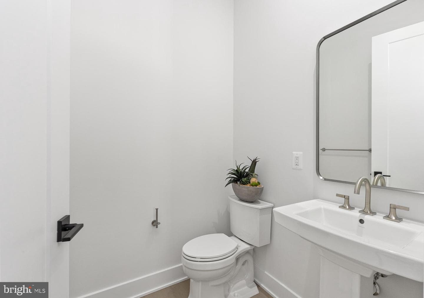8603 Erdem Place photo 19