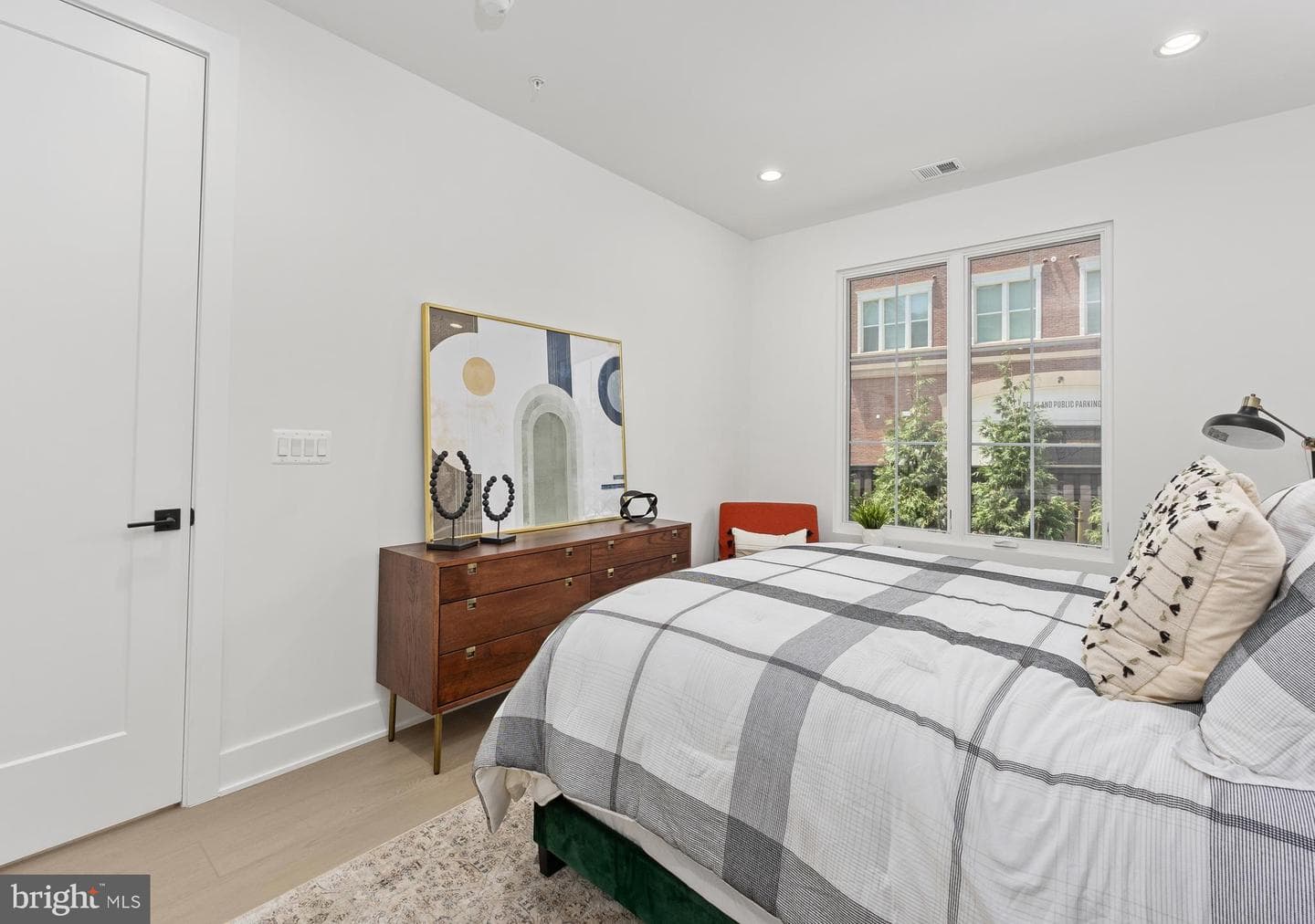8603 Erdem Place photo 9