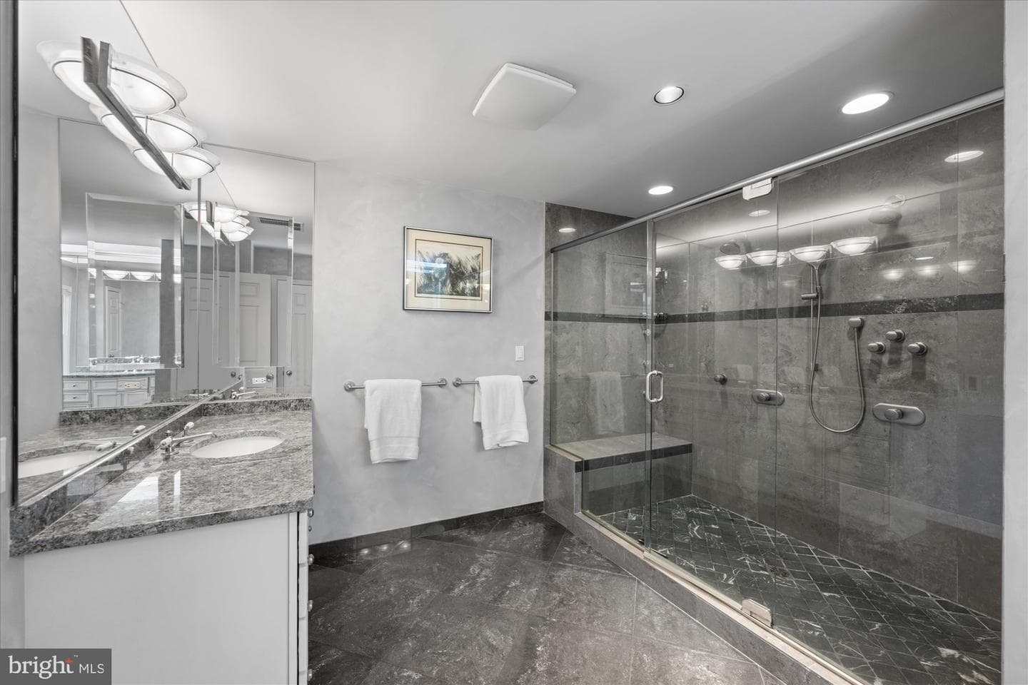 6 Le Havre Court photo 15