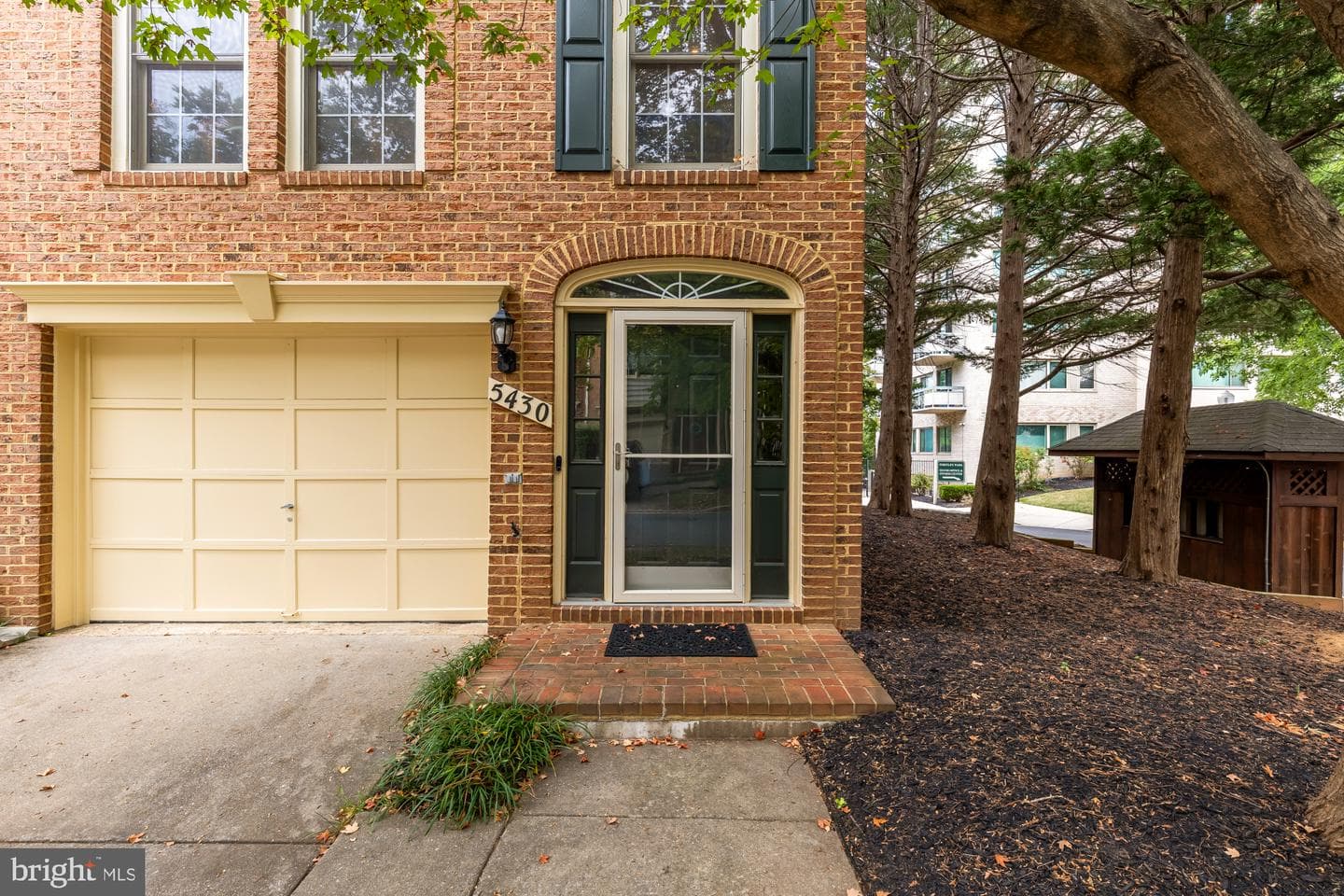 5430 Whitley Park Terrace photo 2