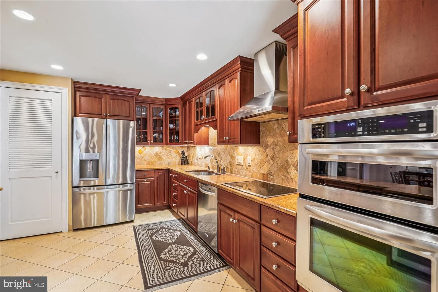 4960 Sentinel Drive #10-302 photo 10