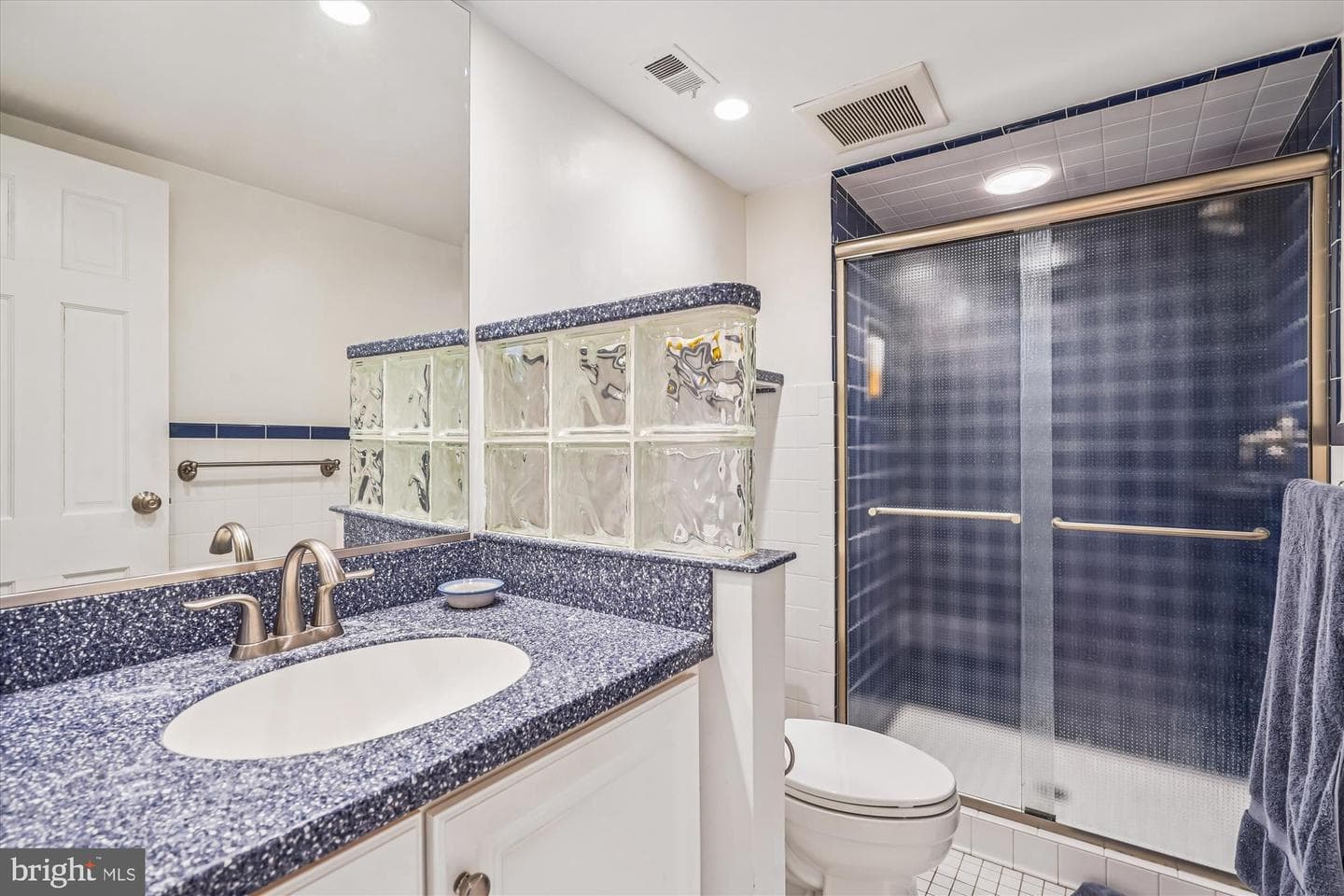 4960 Sentinel Drive #10-302 photo 20