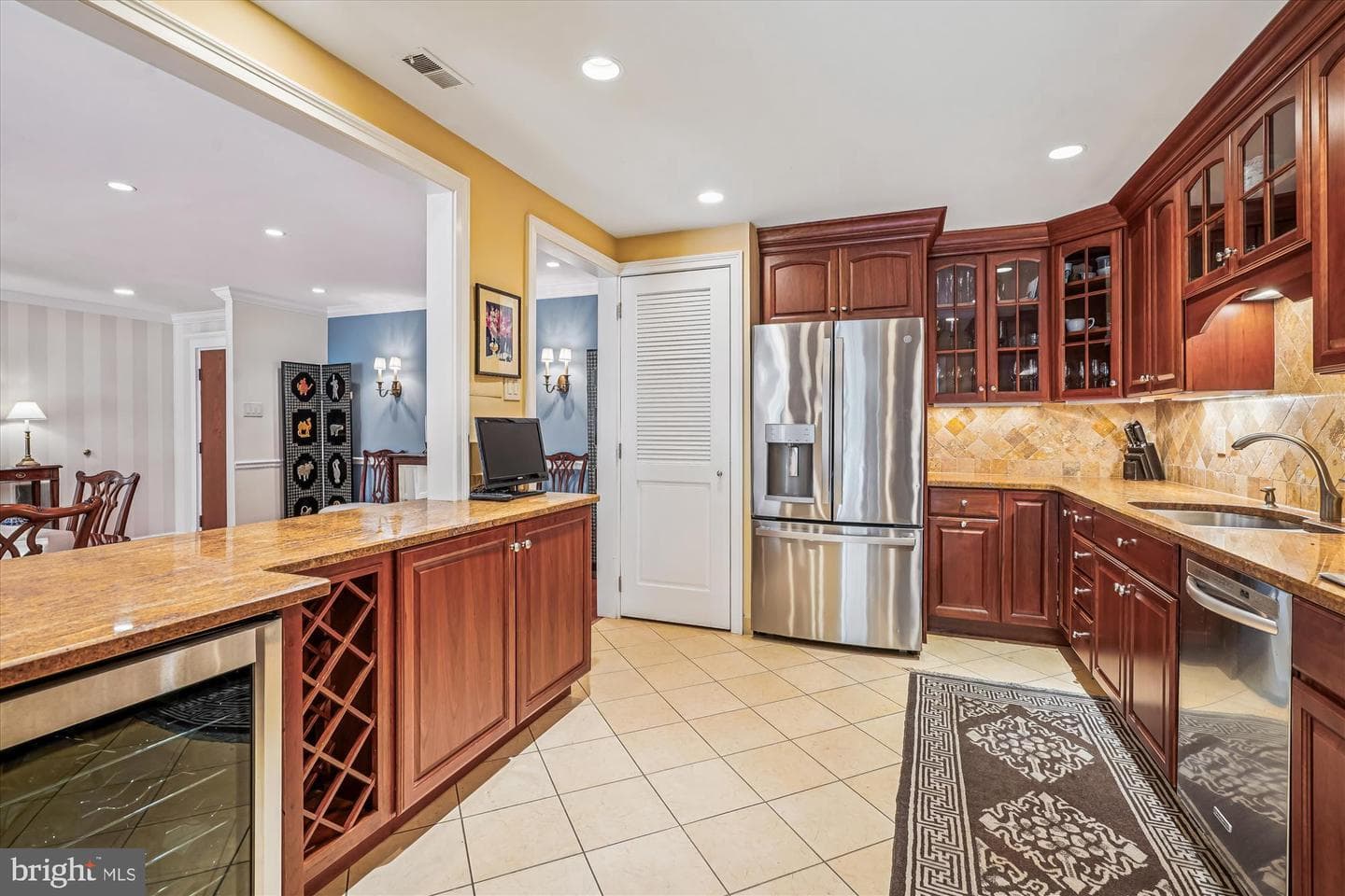 4960 Sentinel Drive #10-302 photo 9