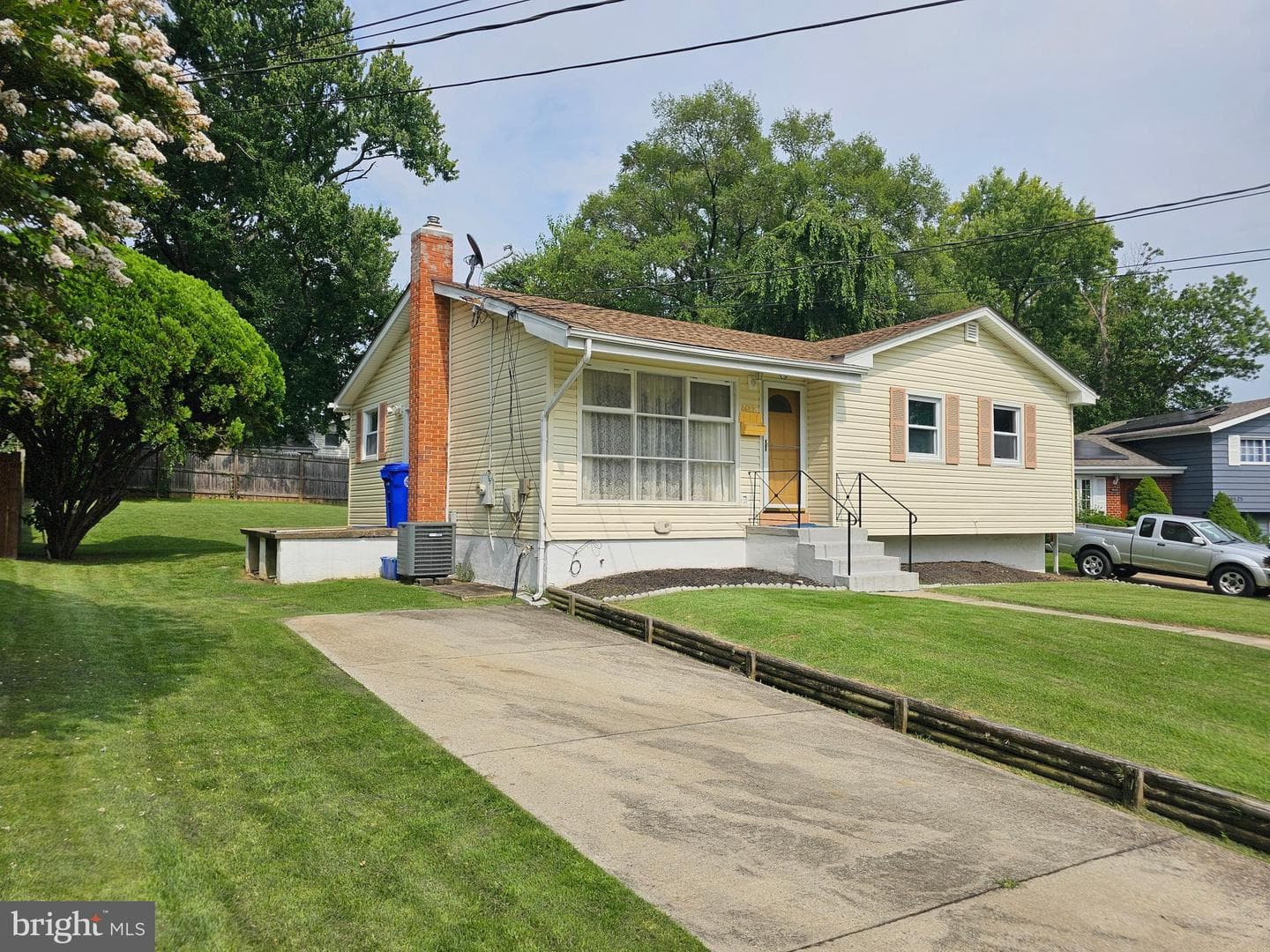 4627 Glasgow Drive photo 2
