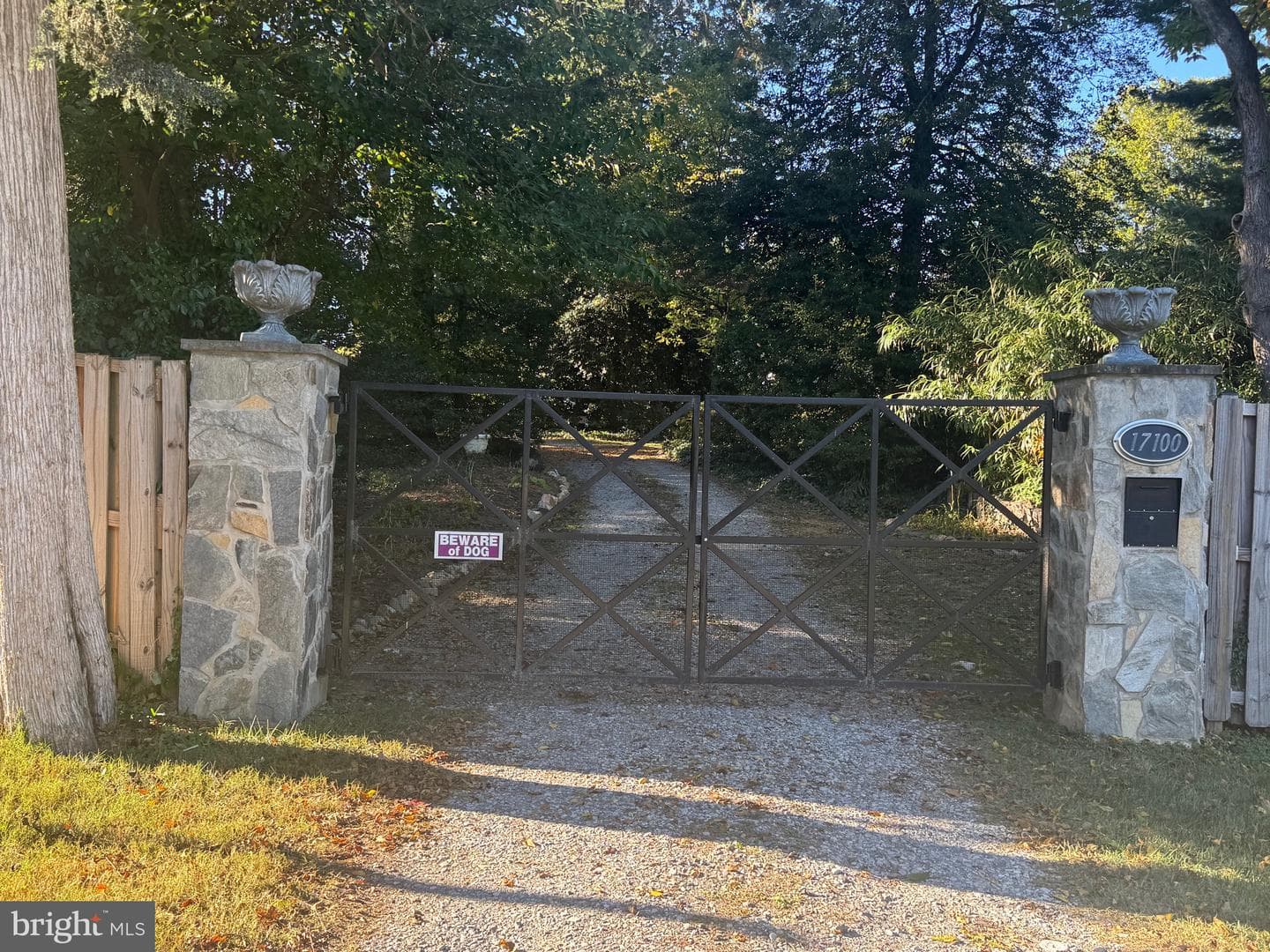 17100 King James Way photo 2