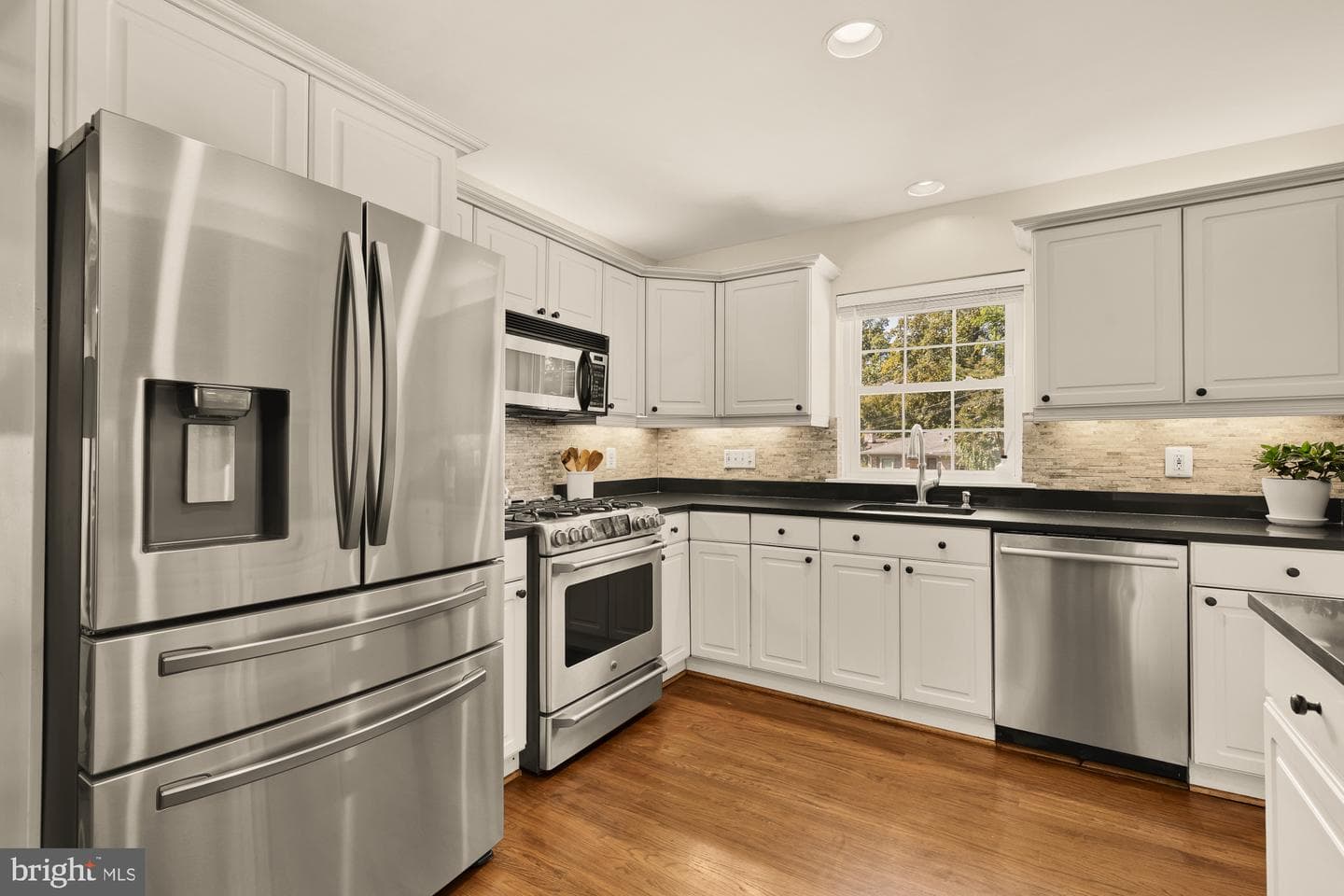 6405 Redwing Road photo 12
