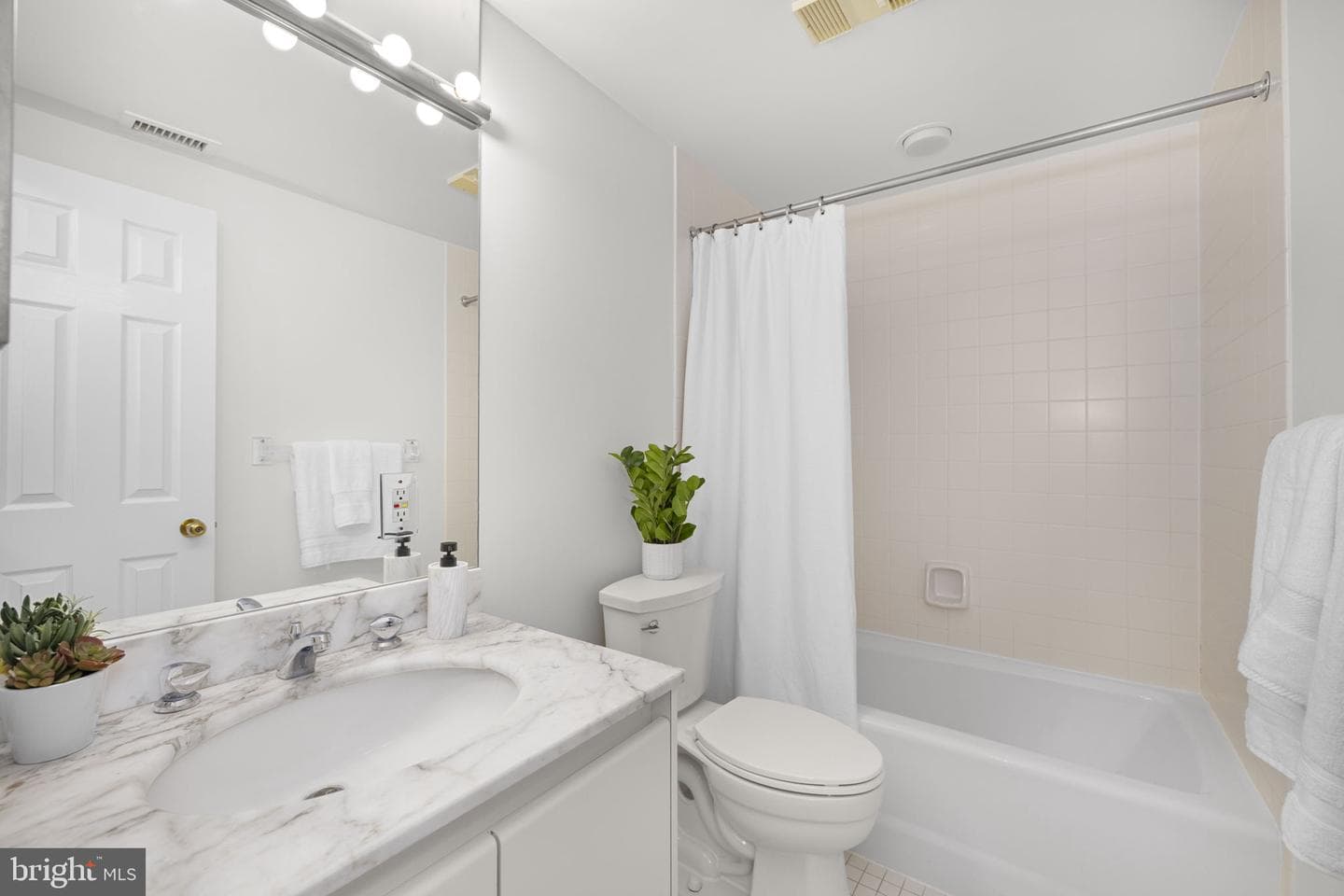 5600 Wisconsin Avenue #1-201 photo 23