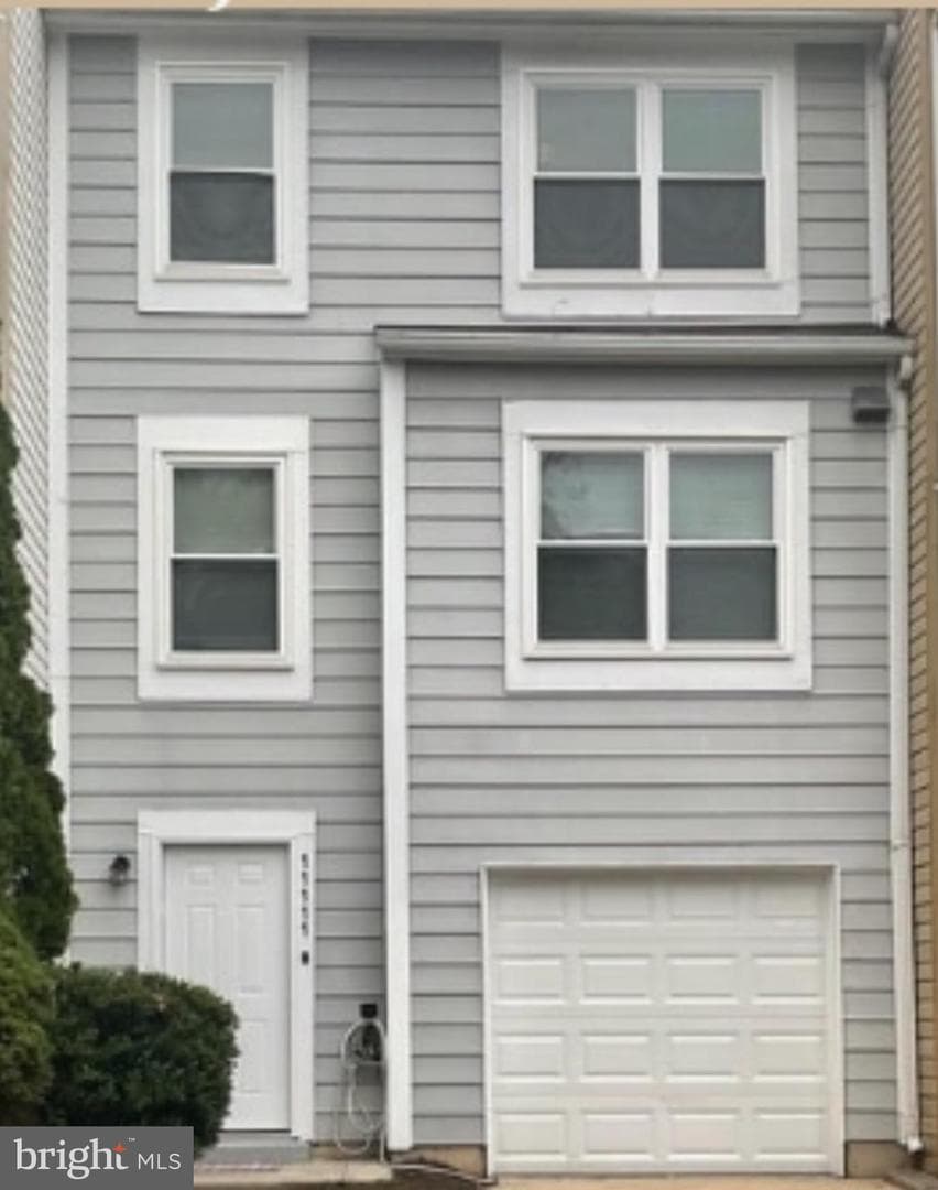 11111 Weatherburn Place photo 2