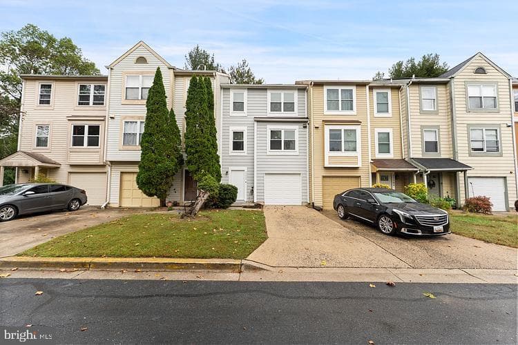 11111 Weatherburn Place photo 3