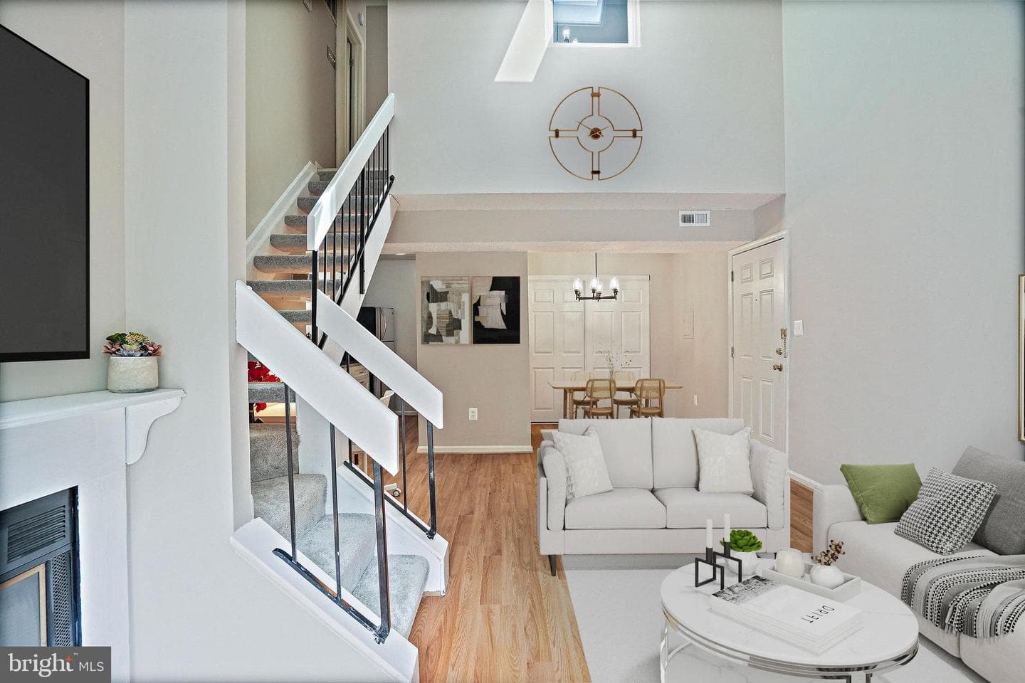 1605 Carriage House Terrace #h photo 3
