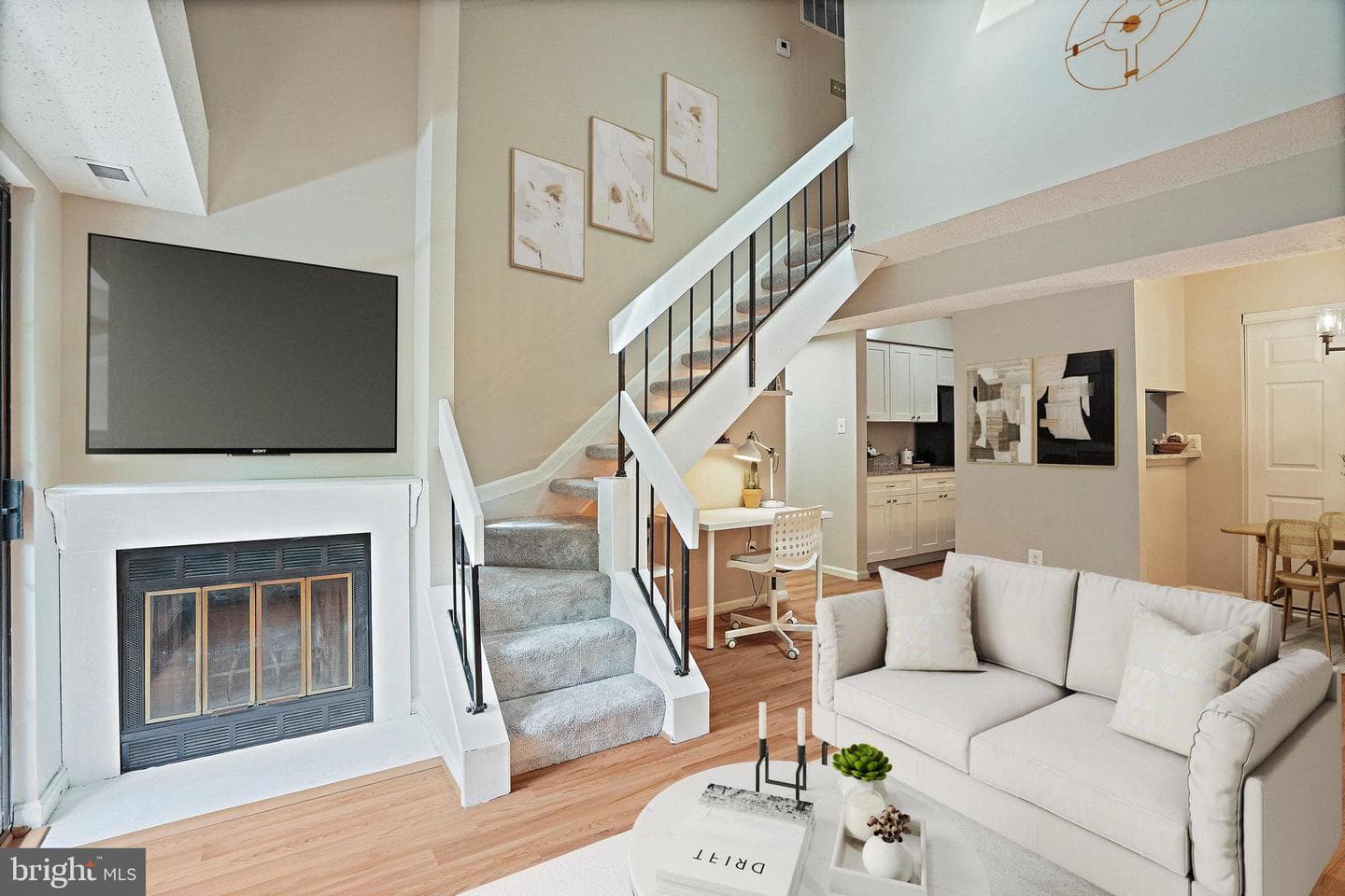 1605 Carriage House Terrace #h photo 5