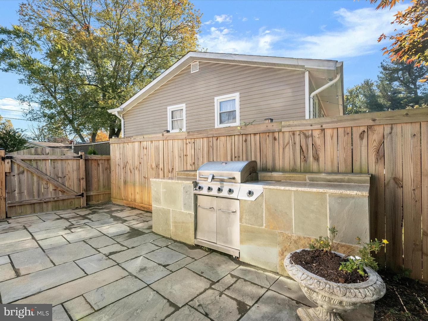 13214 Dumbarton Drive photo 8
