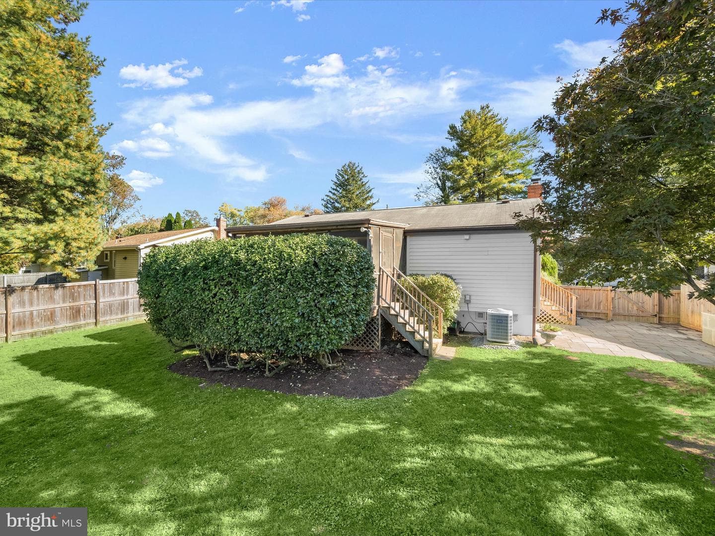 13214 Dumbarton Drive photo 9