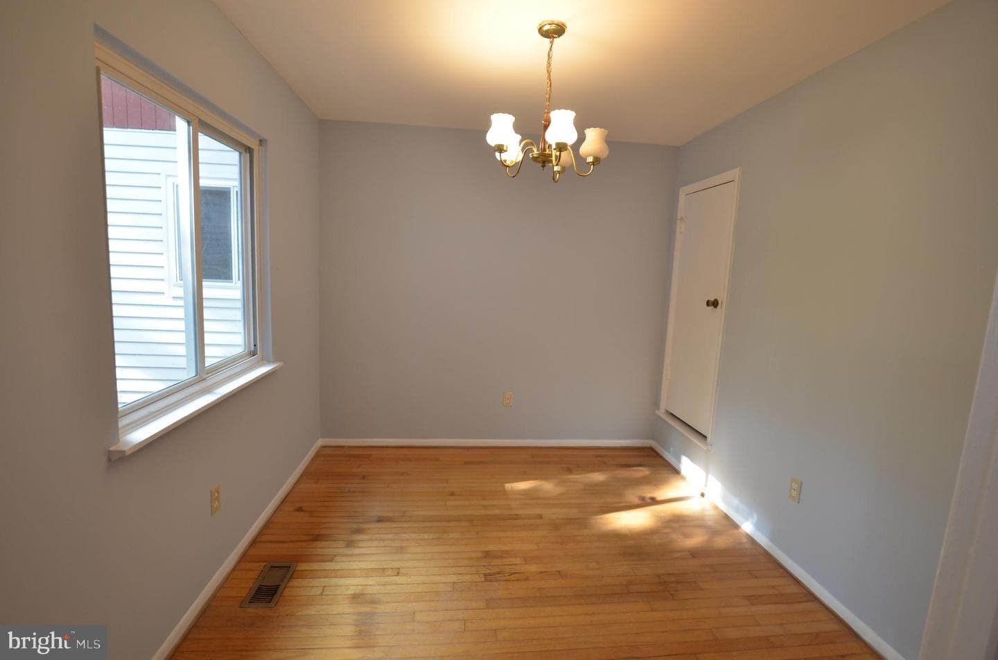 36 Steven Court #211 photo 8