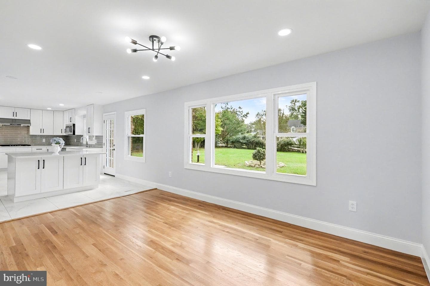 2428 White Horse Lane photo 8