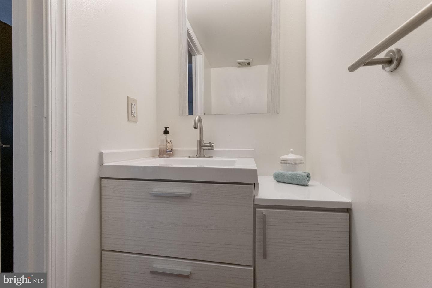 27 Filbert Court photo 14