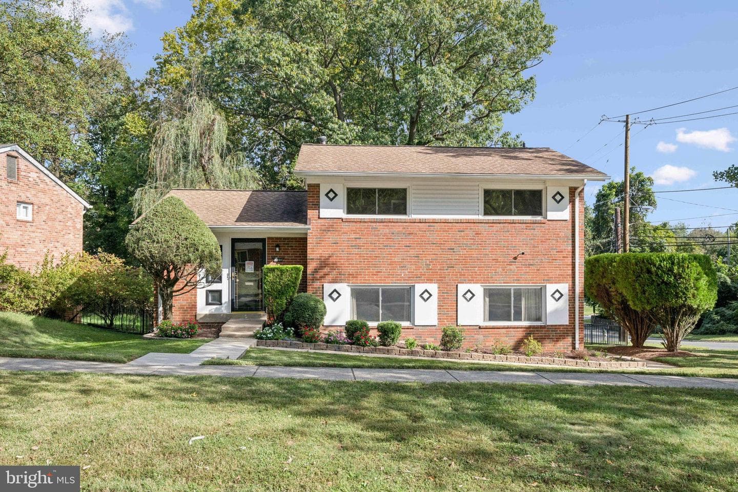 9801 Arbor Hill Drive photo 2