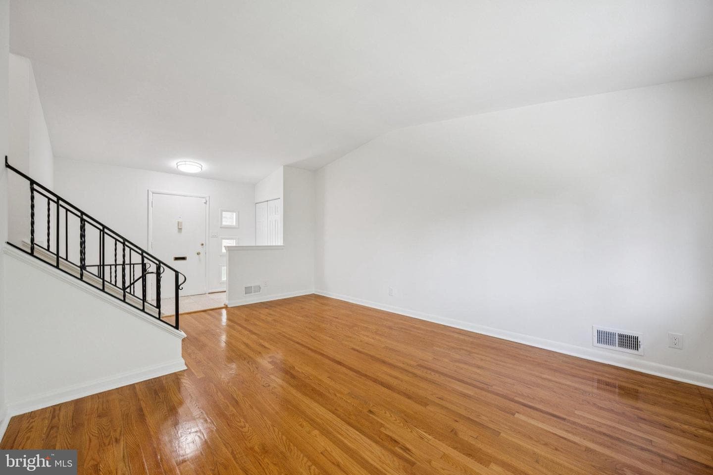 9801 Arbor Hill Drive photo 4