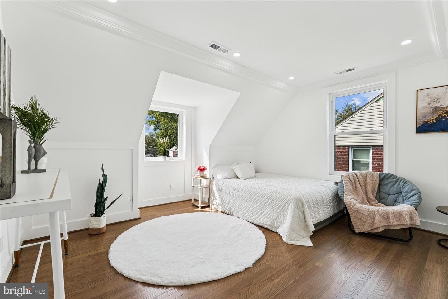 221 Normandy Drive photo 12