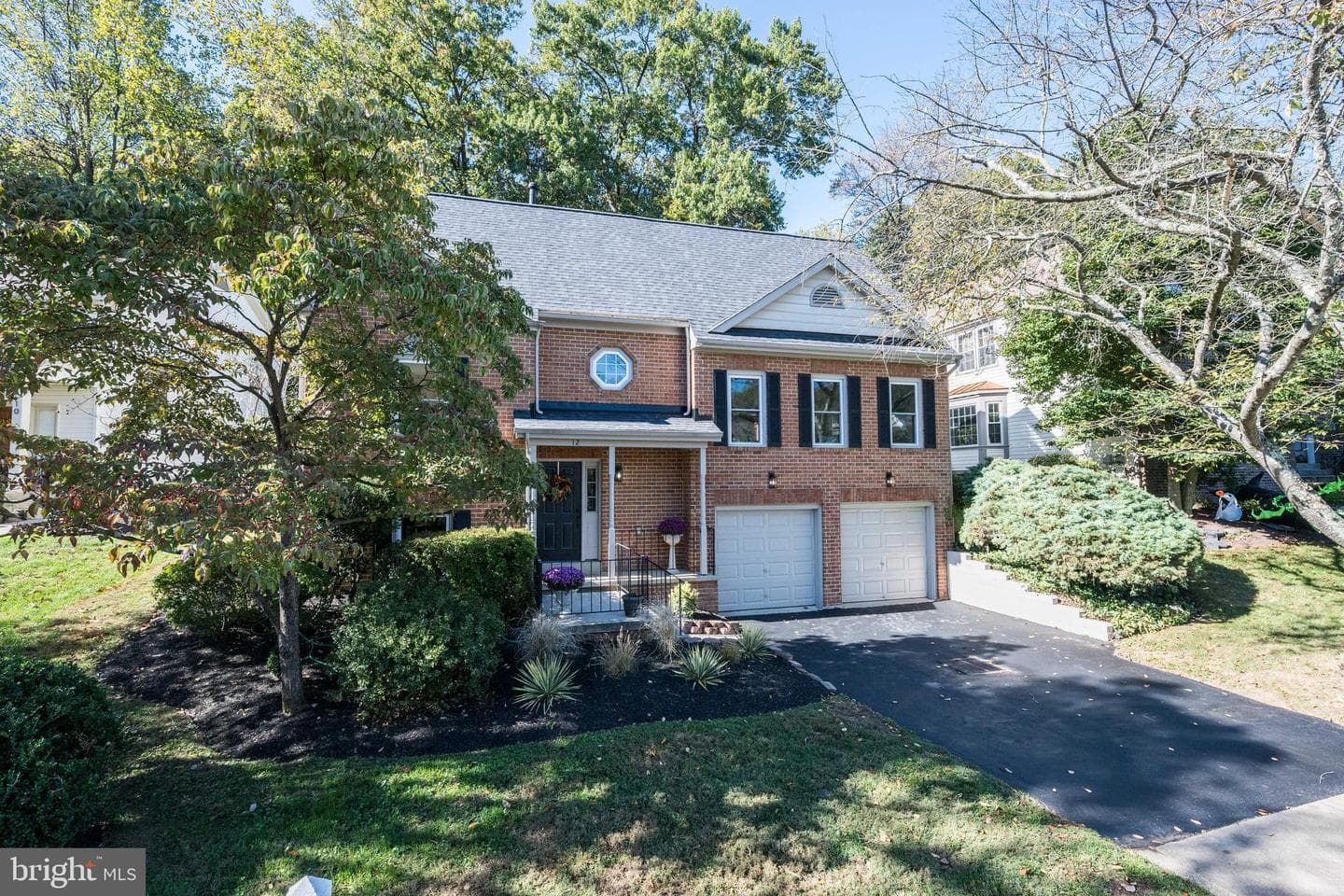 12 Solitaire Ct. photo 2