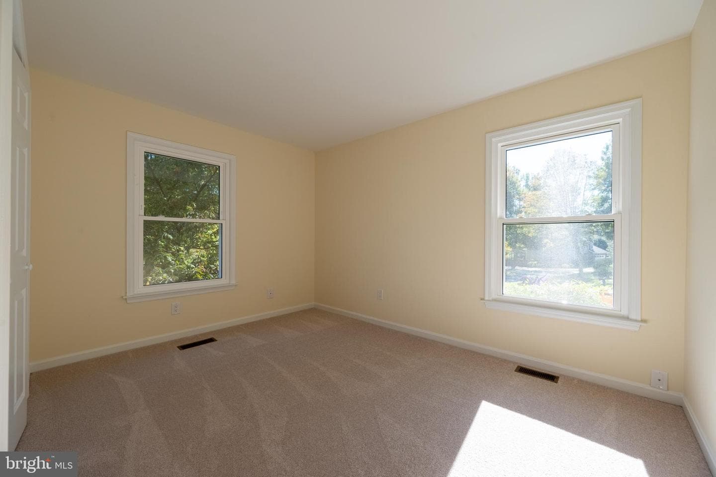 12 Solitaire Ct. photo 29
