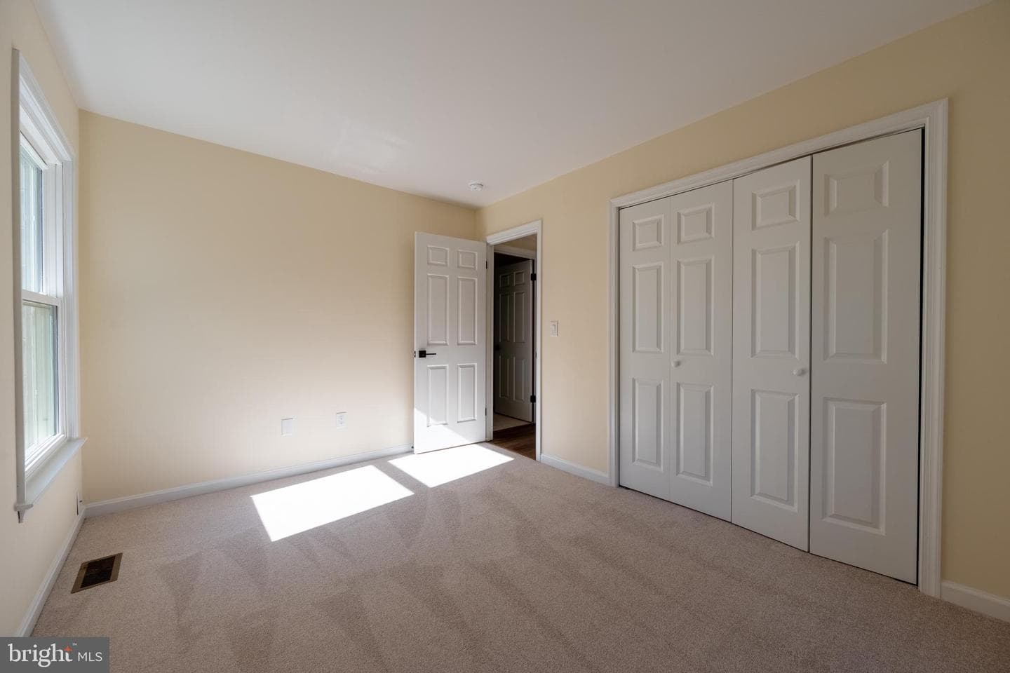 12 Solitaire Ct. photo 30