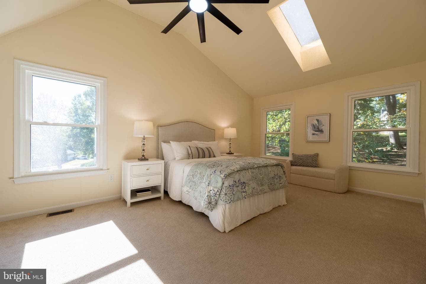 12 Solitaire Ct. photo 35