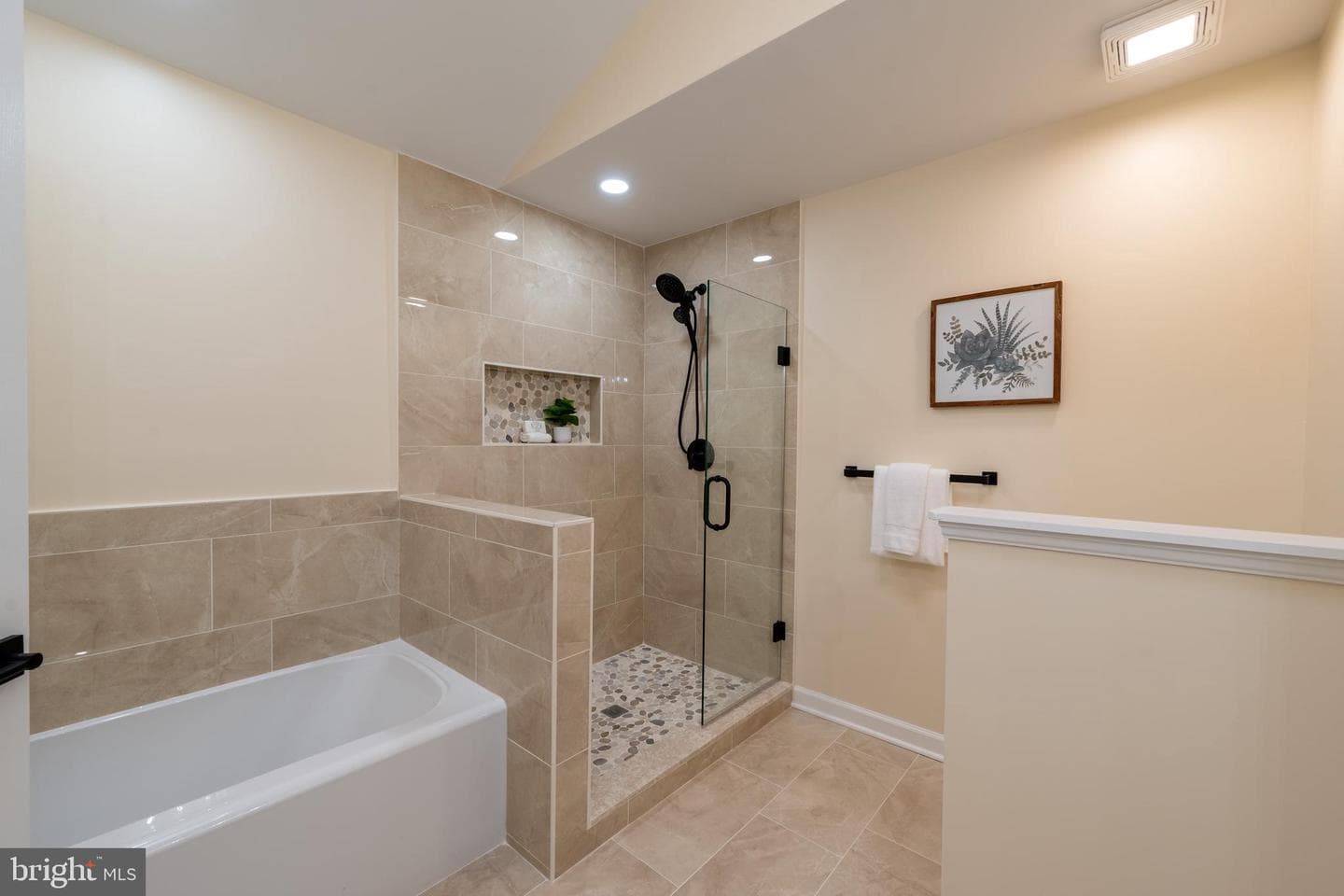 12 Solitaire Ct. photo 38