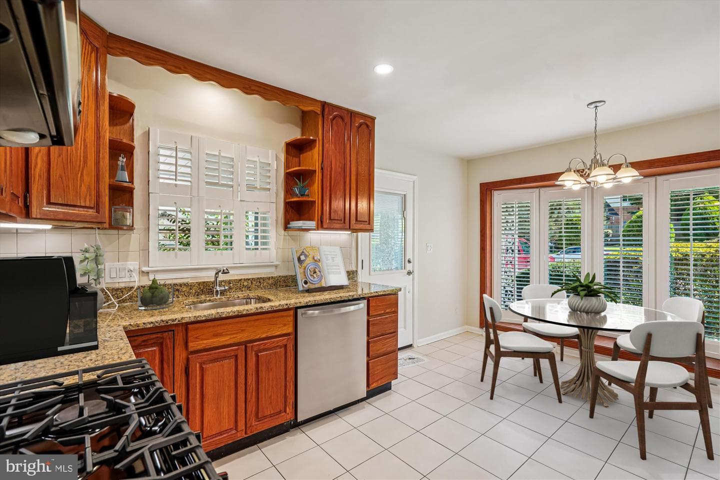 3303 Brooklawn Terrace photo 9