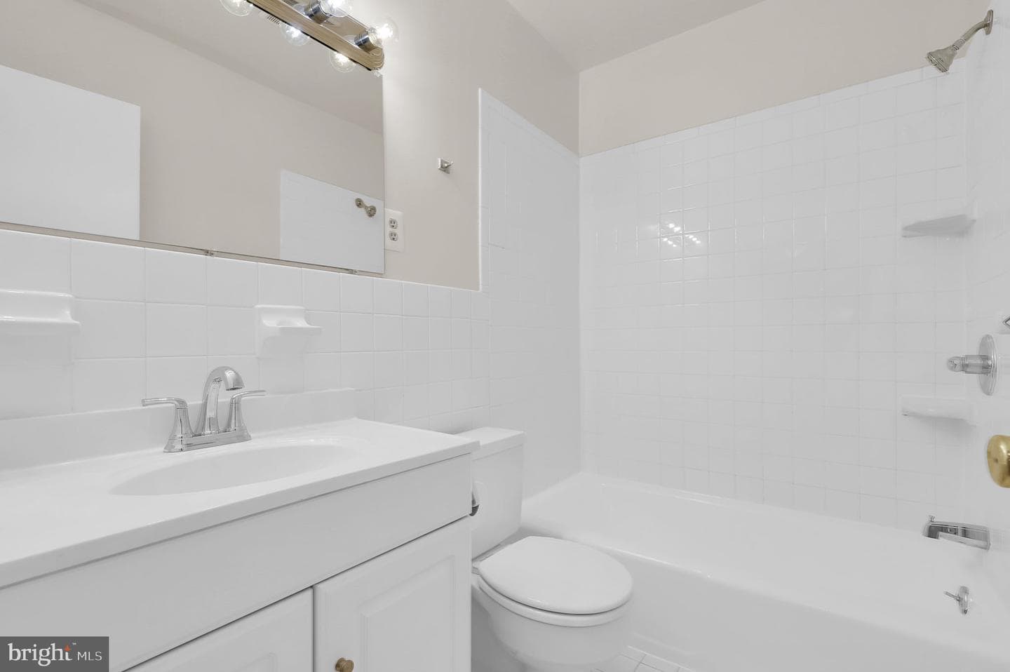 10661 Montrose Avenue #202 photo 12