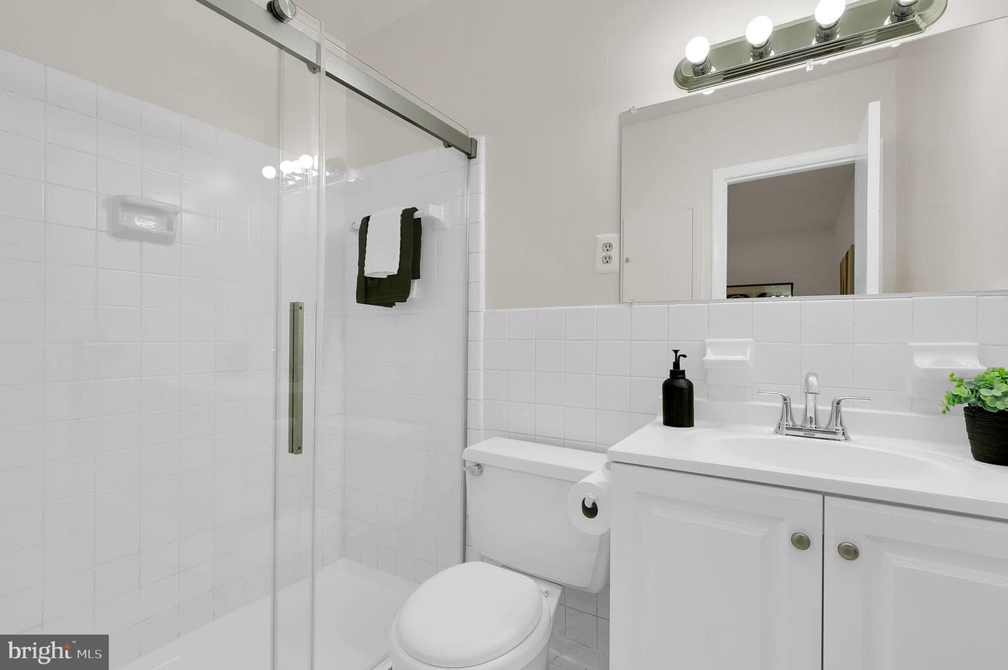 10661 Montrose Avenue #202 photo 15