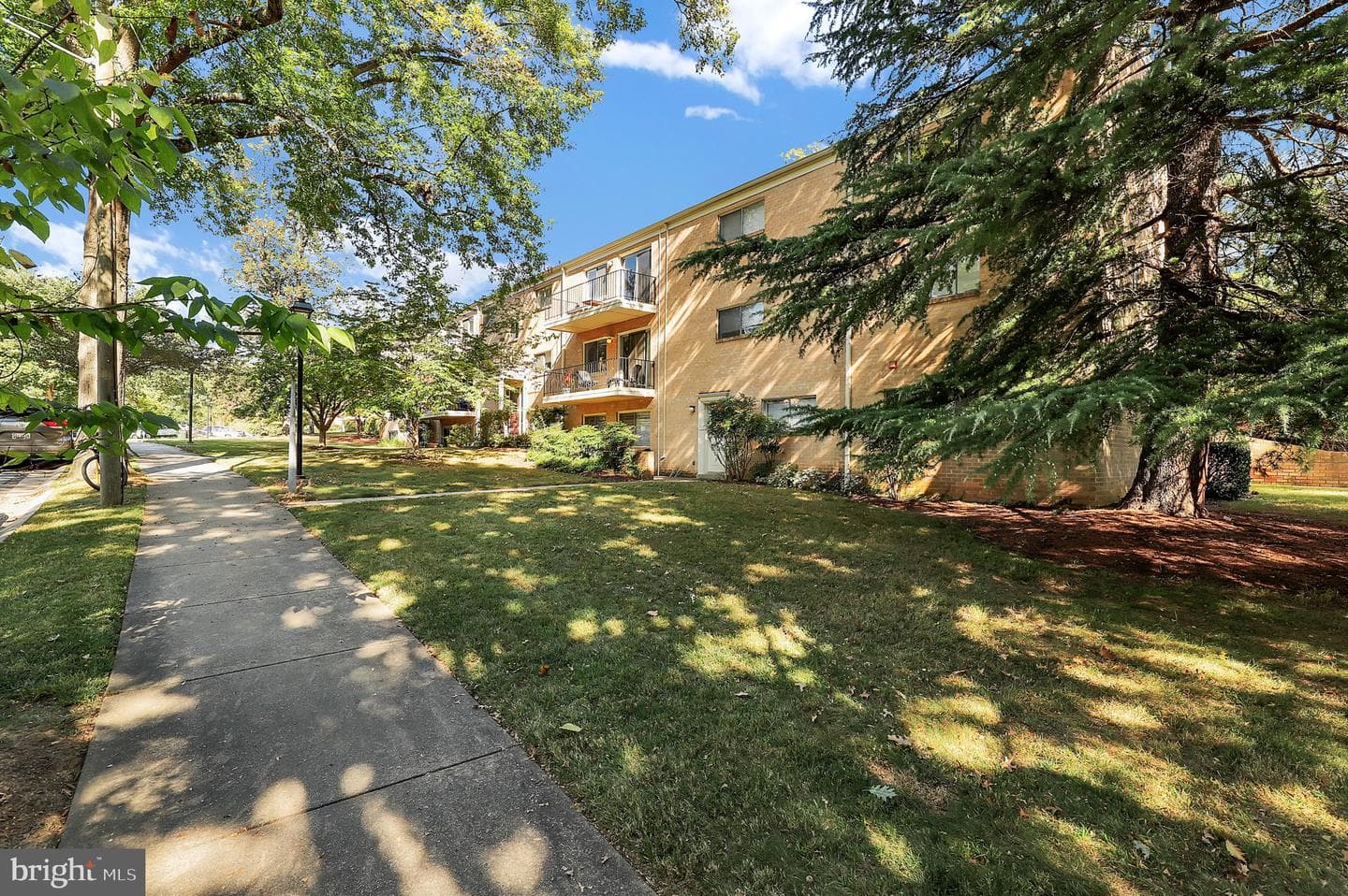 10661 Montrose Avenue #202 photo 19