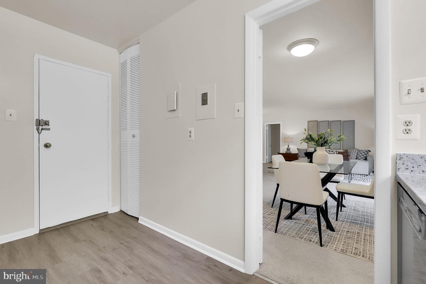10661 Montrose Avenue #202 photo 8
