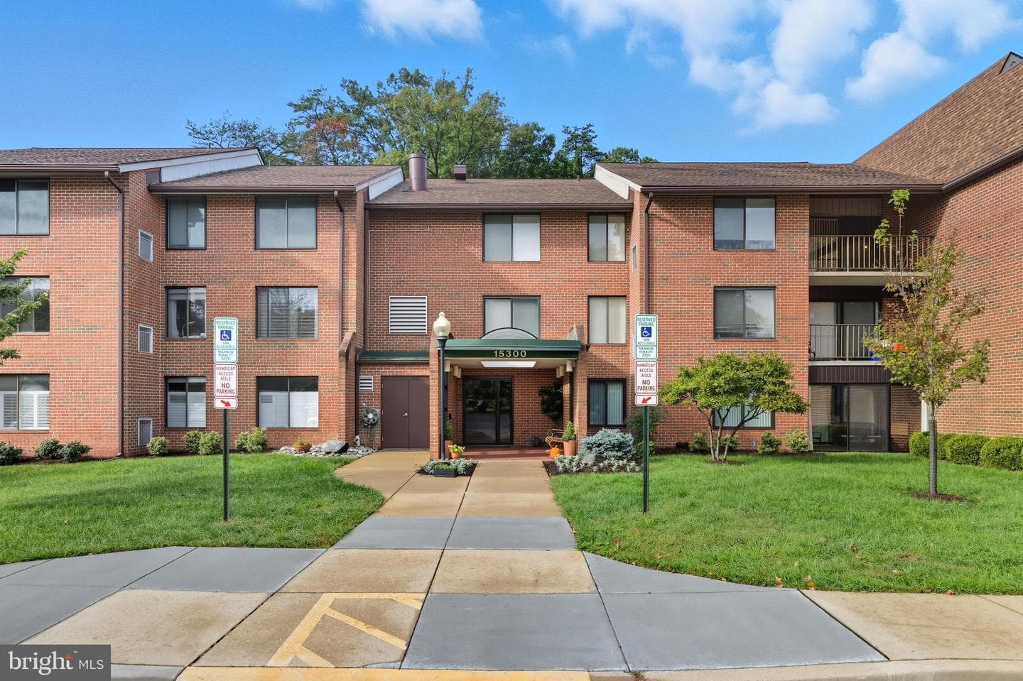 15300 Beaverbrook Court #88-2e photo 2